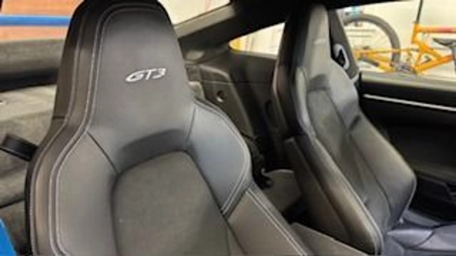 mph011_3913283737_Used_2022_Porsche_911_GT_3_1762816534_3676d7b743