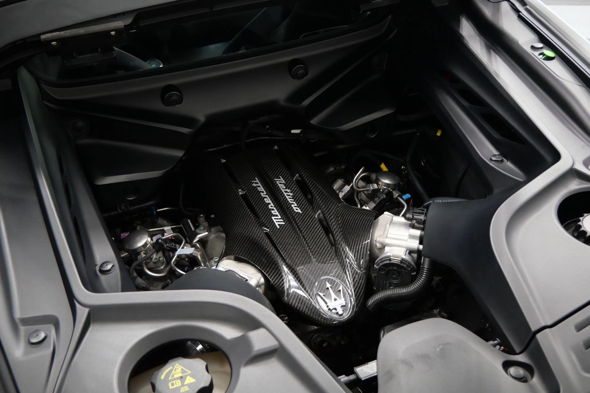 mph011_3920819983_Used_2023_Maserati_MC_20_Factory_Matte_Paint_Extended_Leather_and_Alcantara_Interior_1773426820_3f3282322f