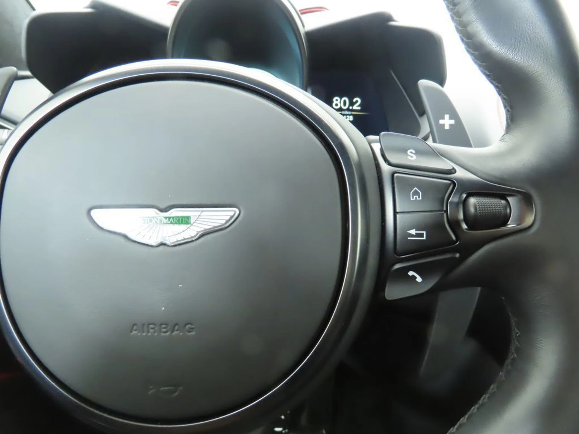 mph011_3957275967_used_2023_aston_martin_dbs_coupe_8119_22958468_12_1024_c03a77b6ad