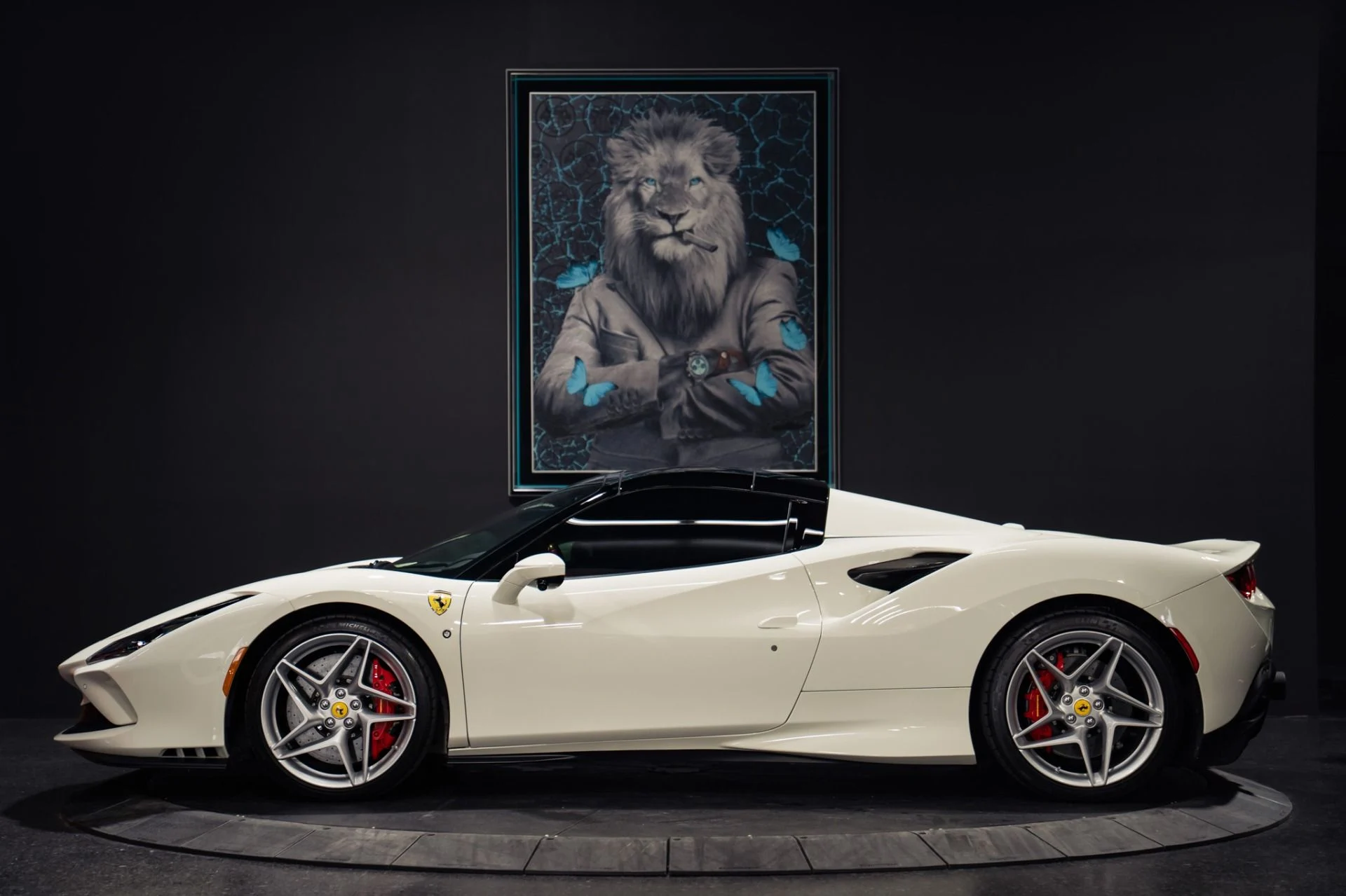 mph011_3958005855_Used_2023_Ferrari_F8_Spider_Passenger_Display_Front_Lift_1786468942_3e0cbfd09f