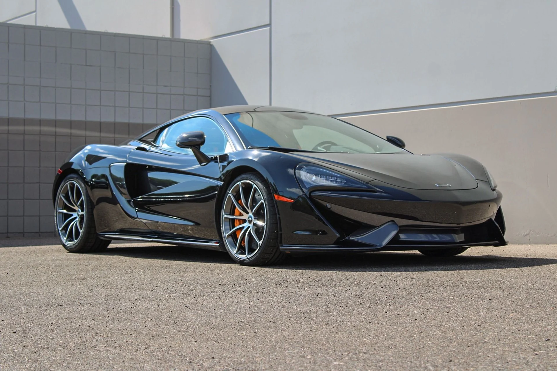 mph011_3961693785_Used_2019_MCLAREN_570_S_1727566589_983949b4de