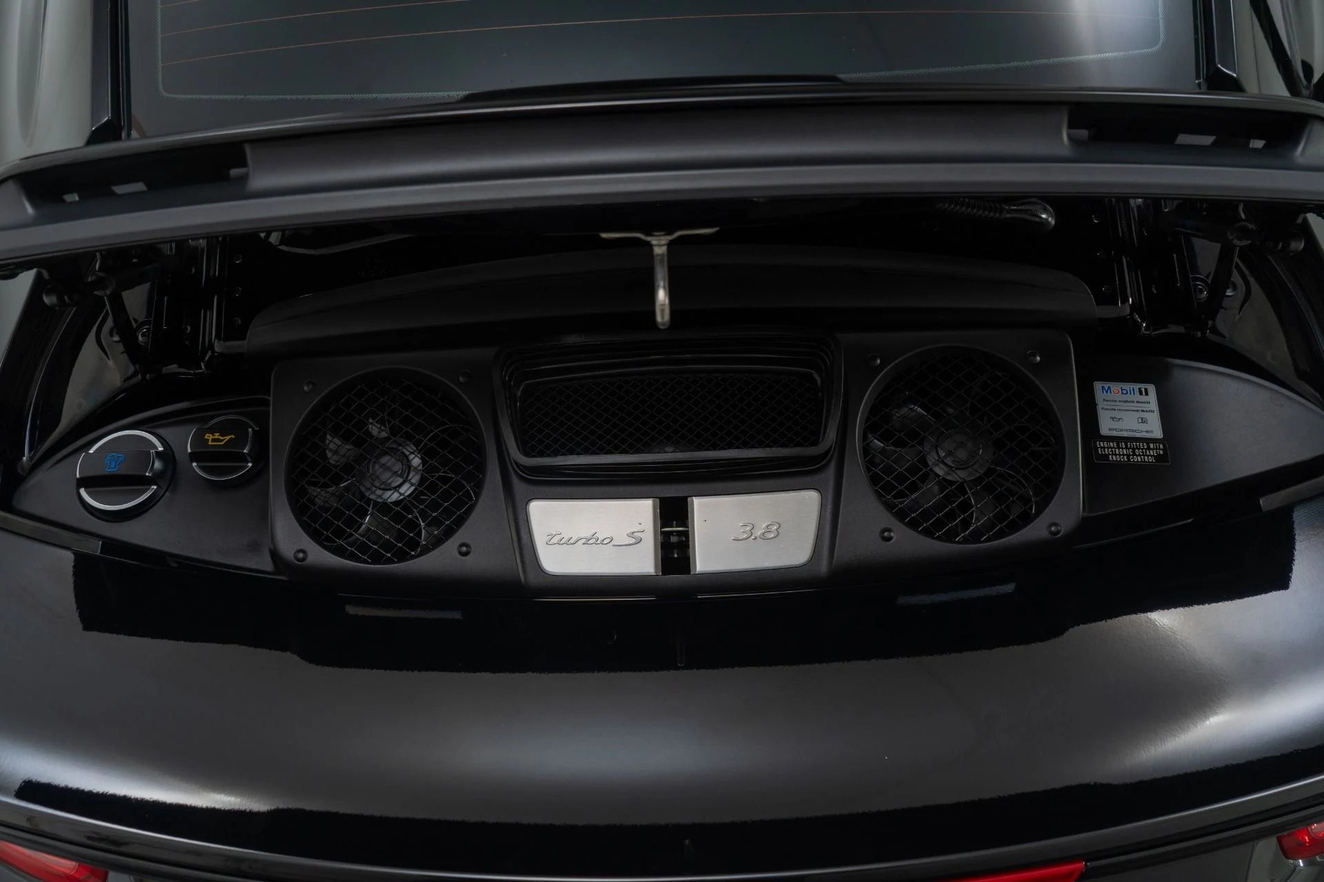 mph011_3962188966_Used_2014_Porsche_911_Turbo_S_1758120142_1743a86700
