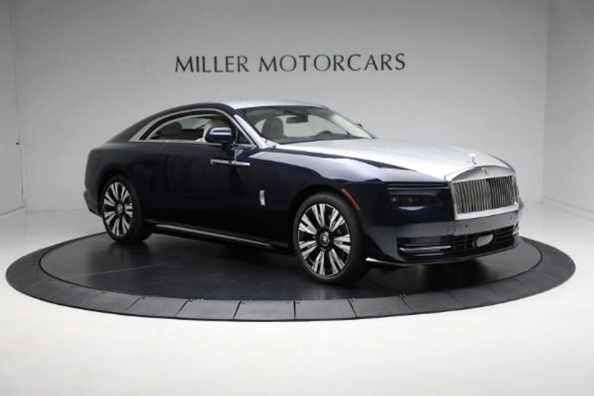 mph011_3966056129_New_2024_Rolls_Royce_Spectre_6b3f103663