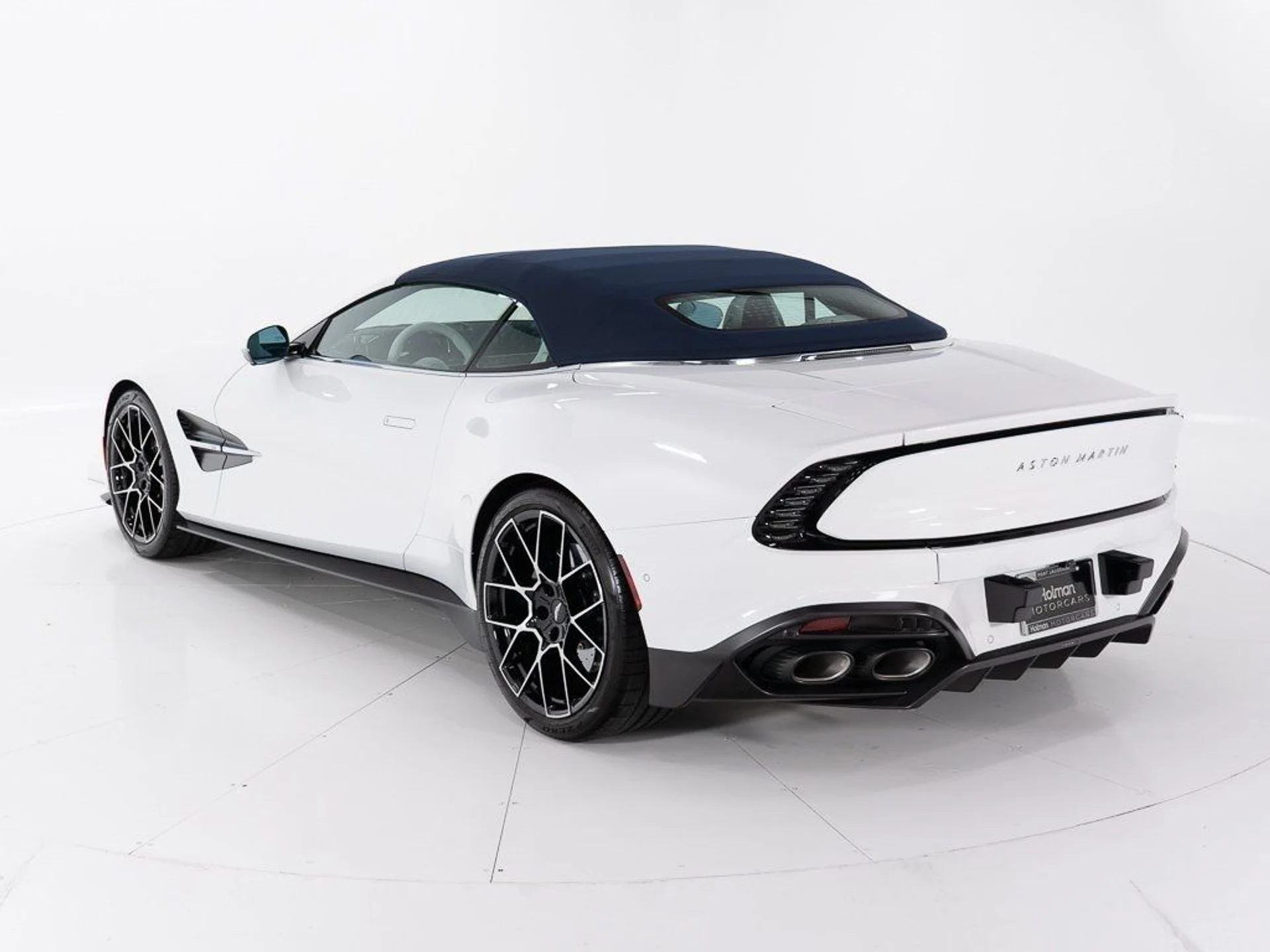 mph011_3967618402_474501f9daa47f5c24a307eb94161e58_1044d5a19c