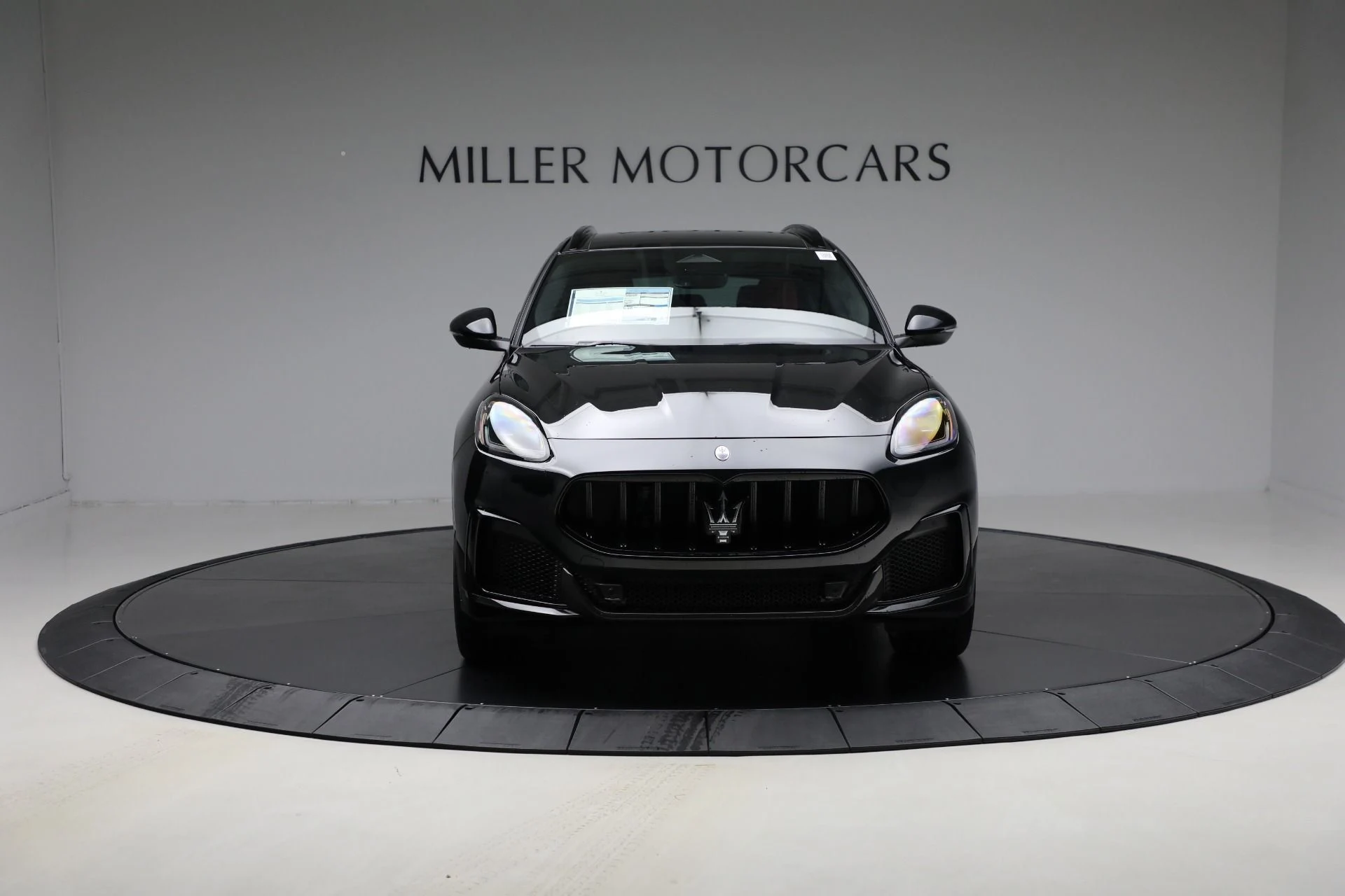 mph011_3975396578_New_2025_Maserati_Grecale_Trofeo_4c5f52930a