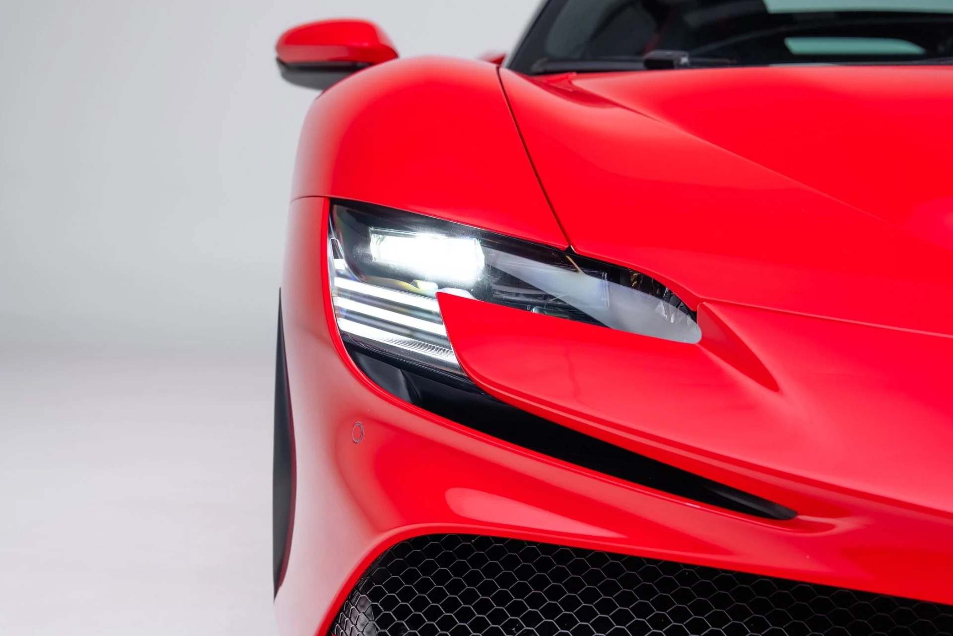 mph011_3986586782_Used_2023_Ferrari_SF_90_Stradale_1773856077_6501e0f03b