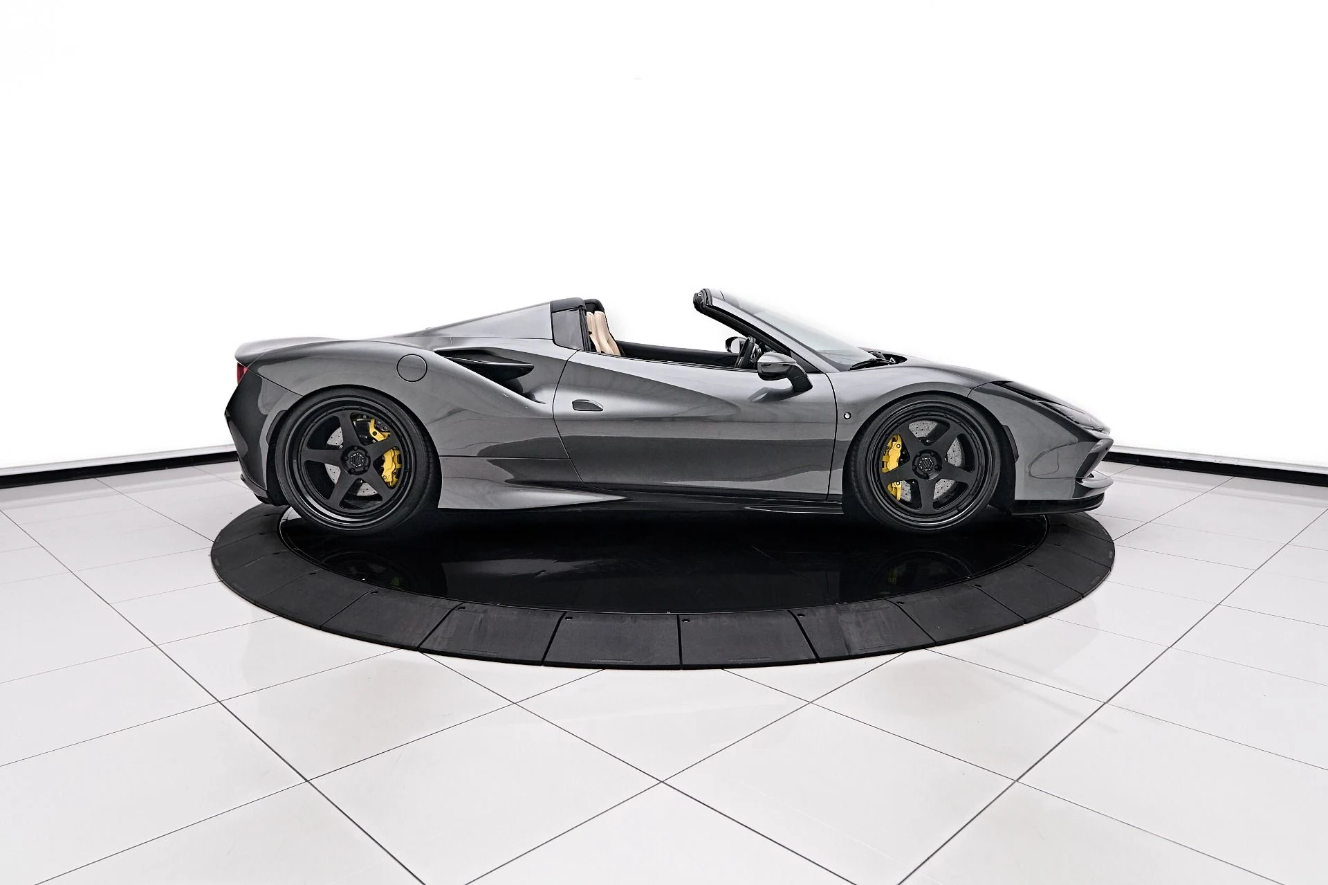 mph011_3992367579_Used_2022_Ferrari_F8_Spider_Base_1769106989_c661b81f5d