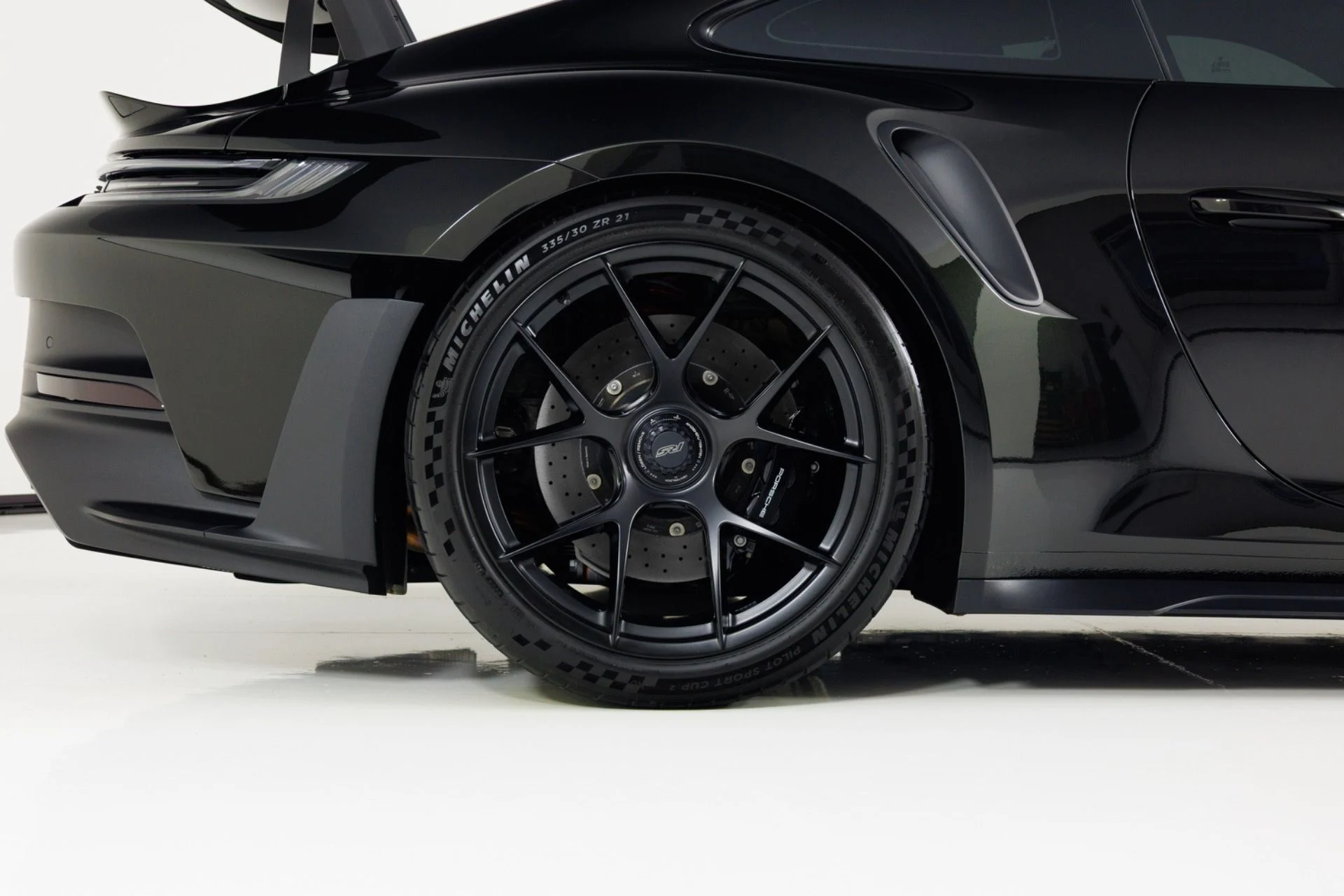 mph011_3993189646_Used_2025_Porsche_911_GT_3_RS_1778773953_240b318025