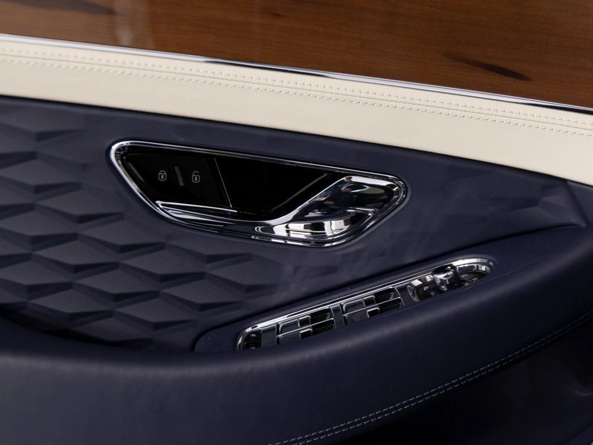 mph011_3997987650_3de845d0d63030336f72e28a9c3a2657x_da3aee26f8