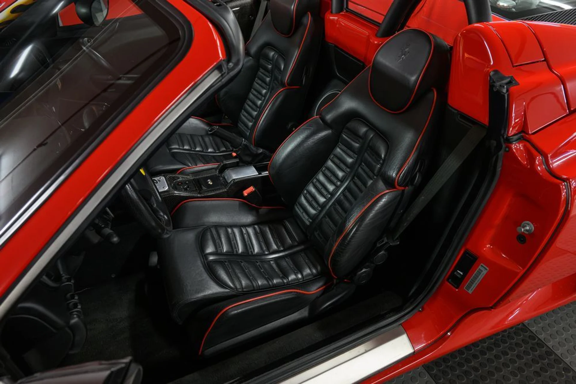 mph011_3999616884_2005_Ferrari_360_Interior_11_c732ad1881