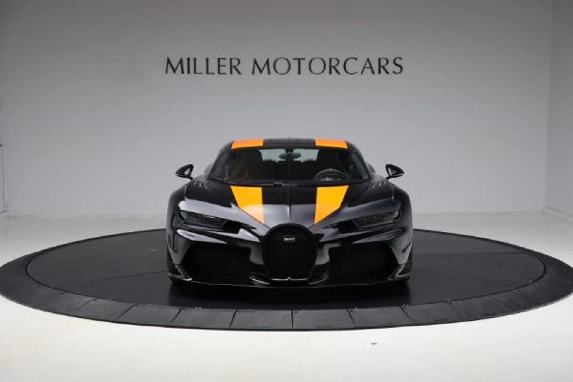 mph011_4001690443_Used_2022_Bugatti_Chiron_Super_Sport_395ebfb785