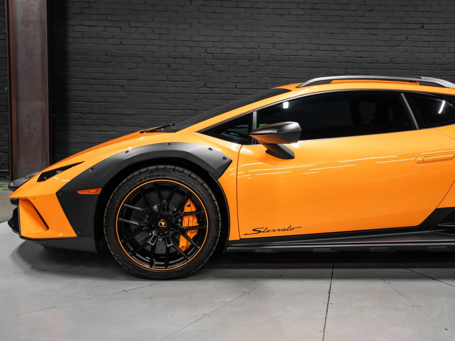 mph011_4005328108_lamborghini_huracan_2023_72ce9dbc09