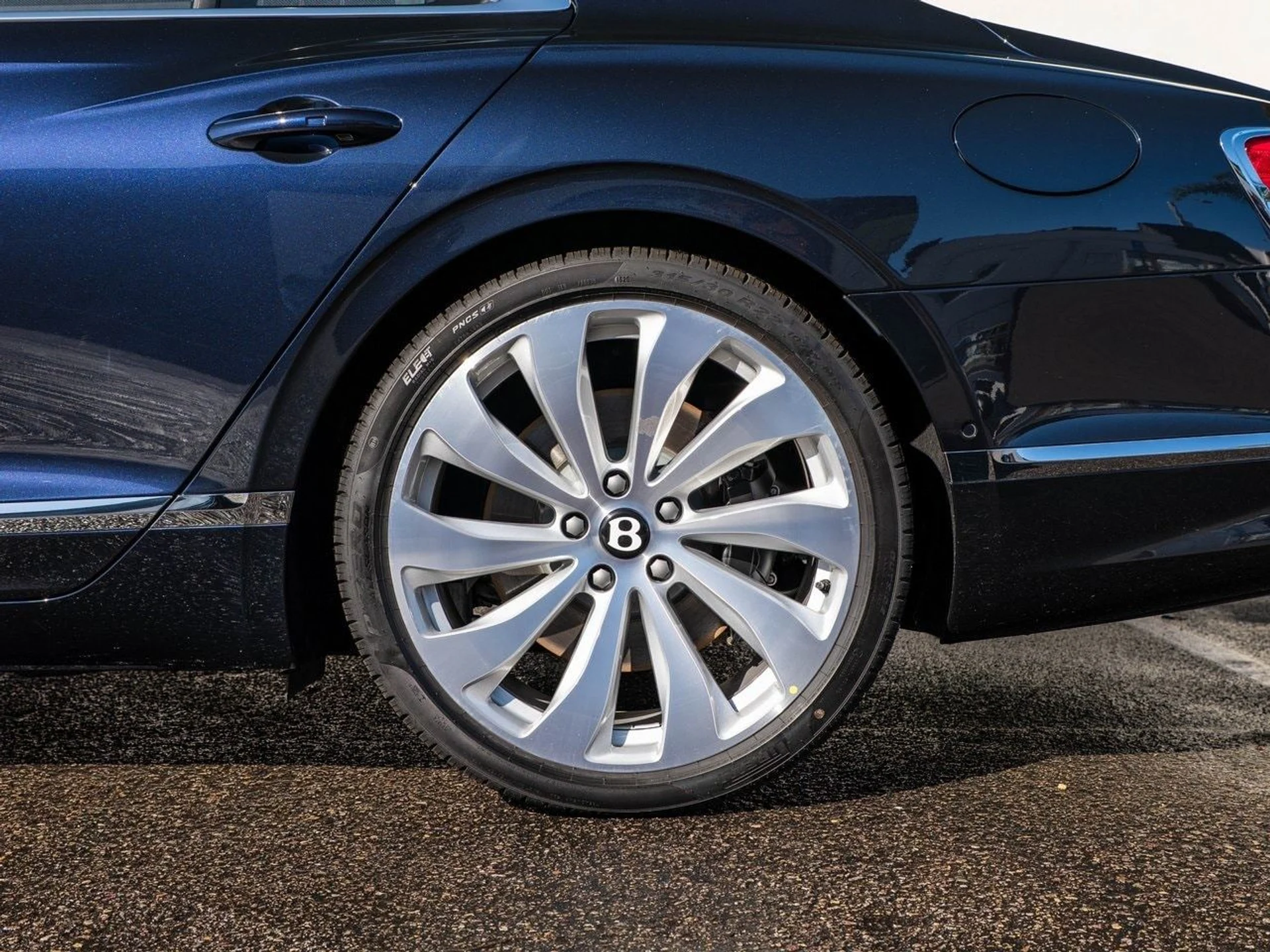 mph011_4010138350_1ab6d6cc2c022c7cc2be6ecc70a380a3x_6aa5e5b436