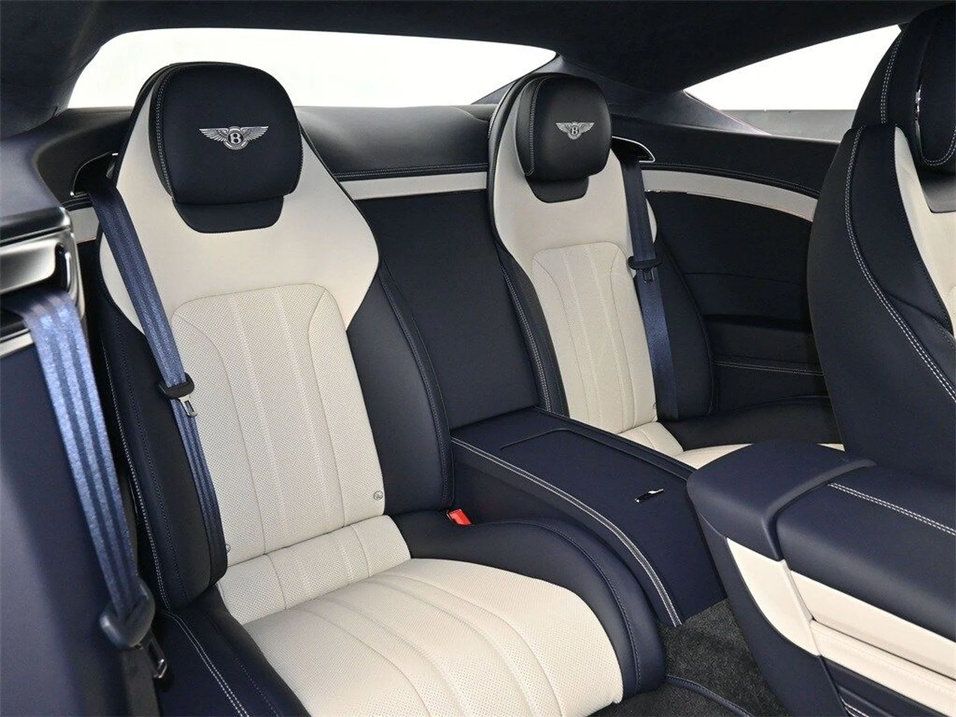 mph011_4021440084_400015f21cff51ac6ea8aab785b459b3x_c92403e31f