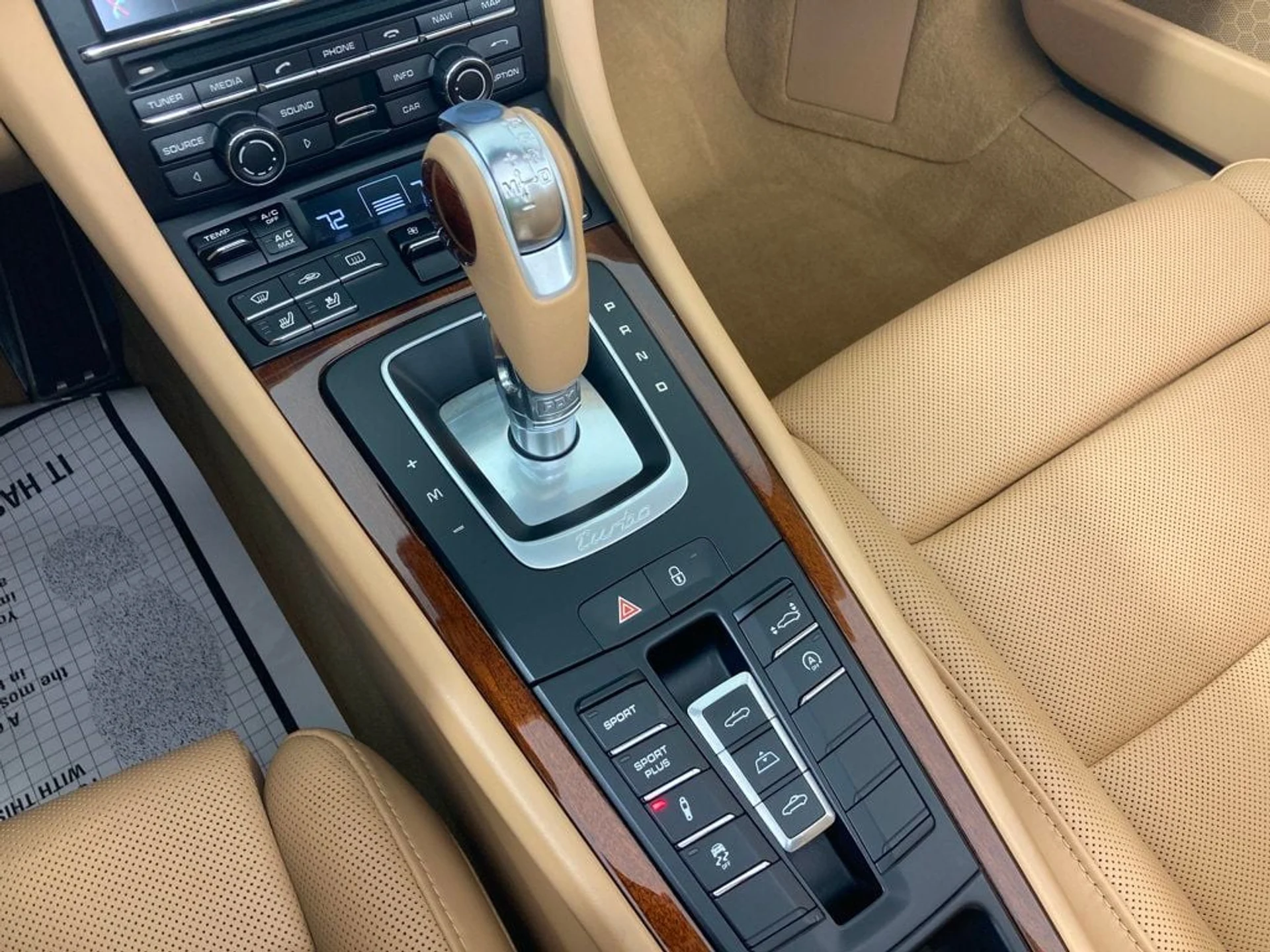 mph011_402415789_91ad3a08d537944f686b6935d180b2e6_eb034df349