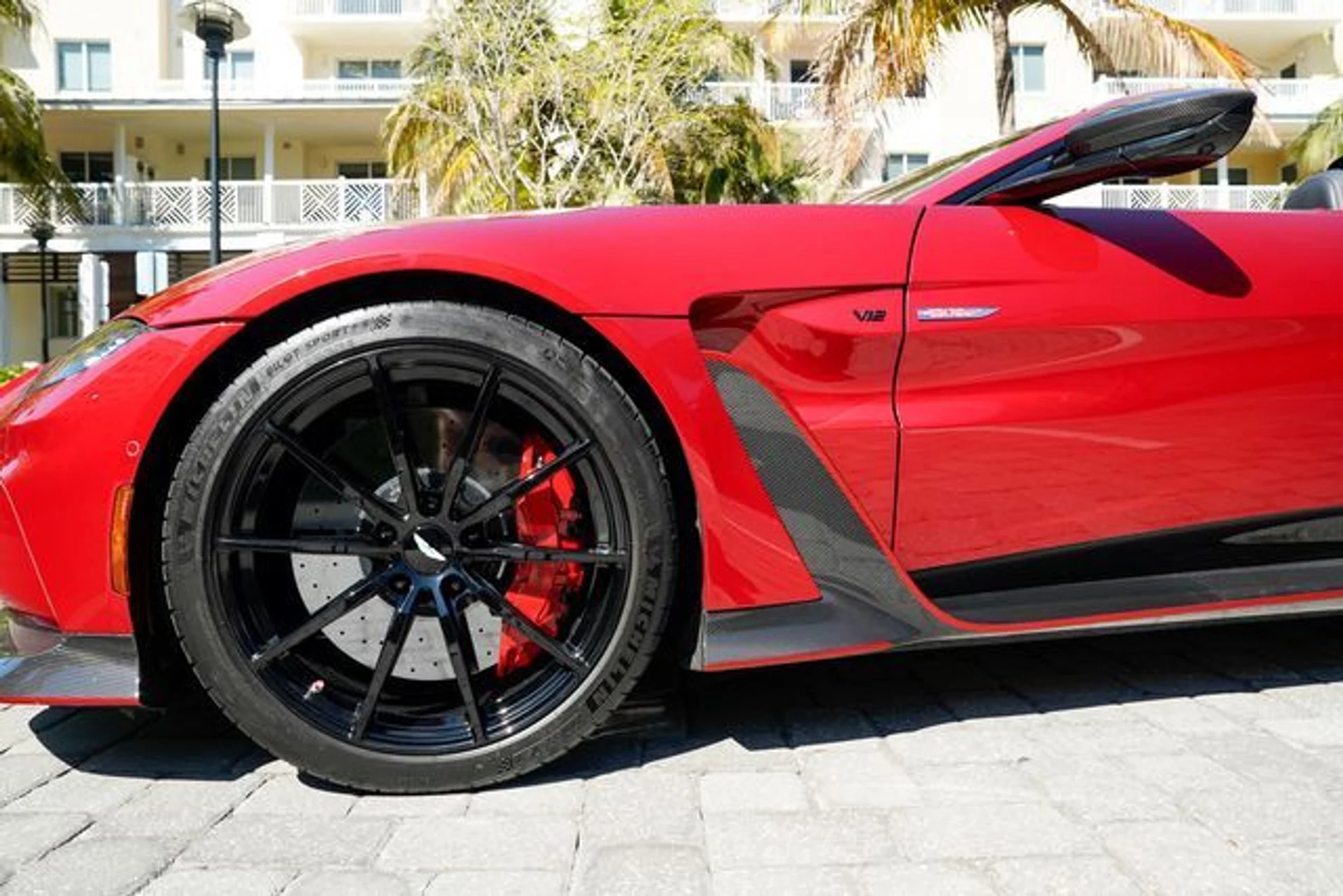 mph011_402967150_22988419_12_7857e9b34b