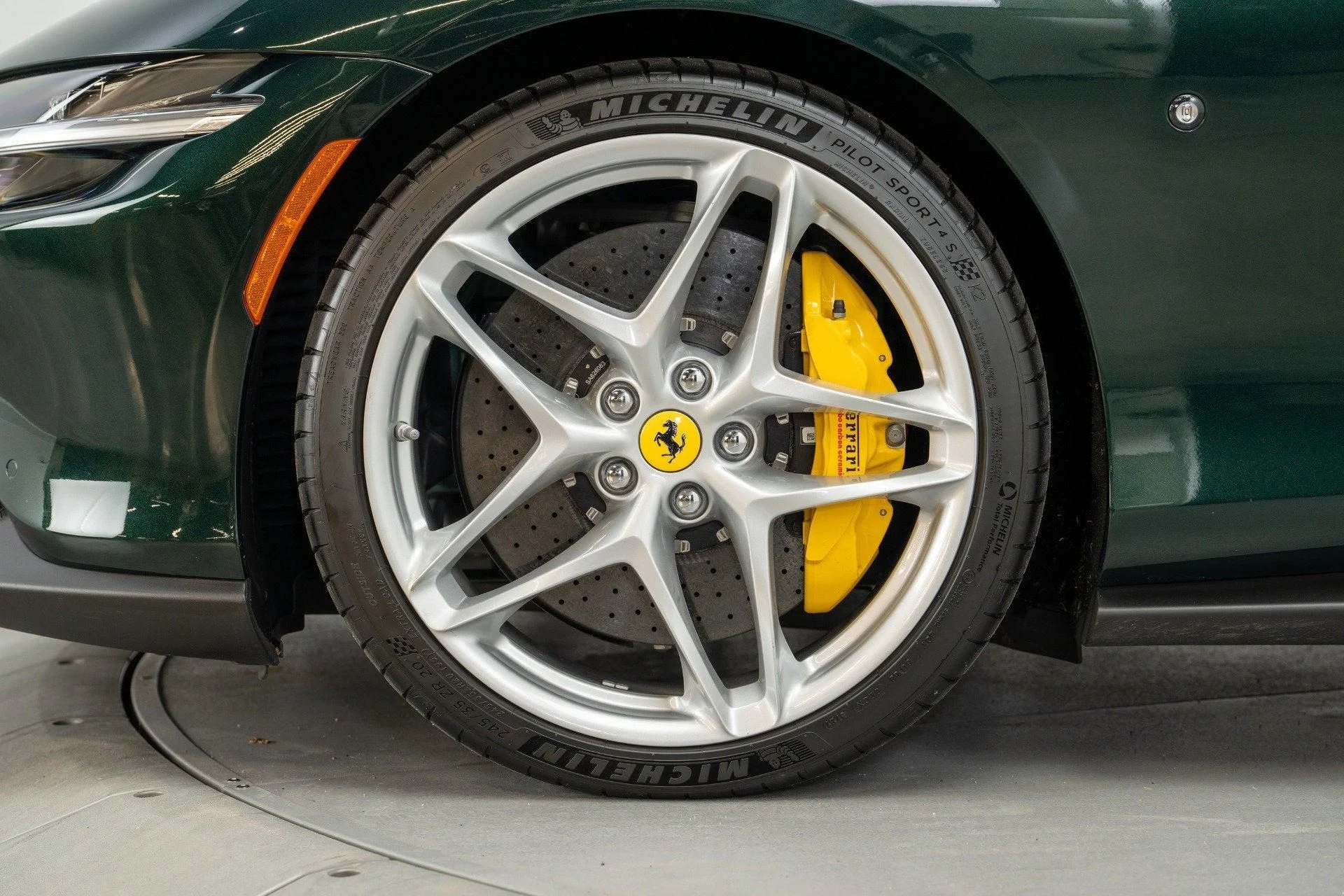 mph011_4031524090_Used_2022_Ferrari_Roma_1777382860_bb1edf16a2