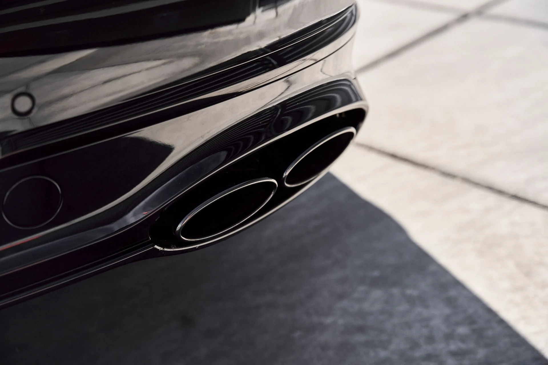 mph011_4035380748_Used_2023_Bentley_Flying_Spur_S_1770950640_d7e4e15f24