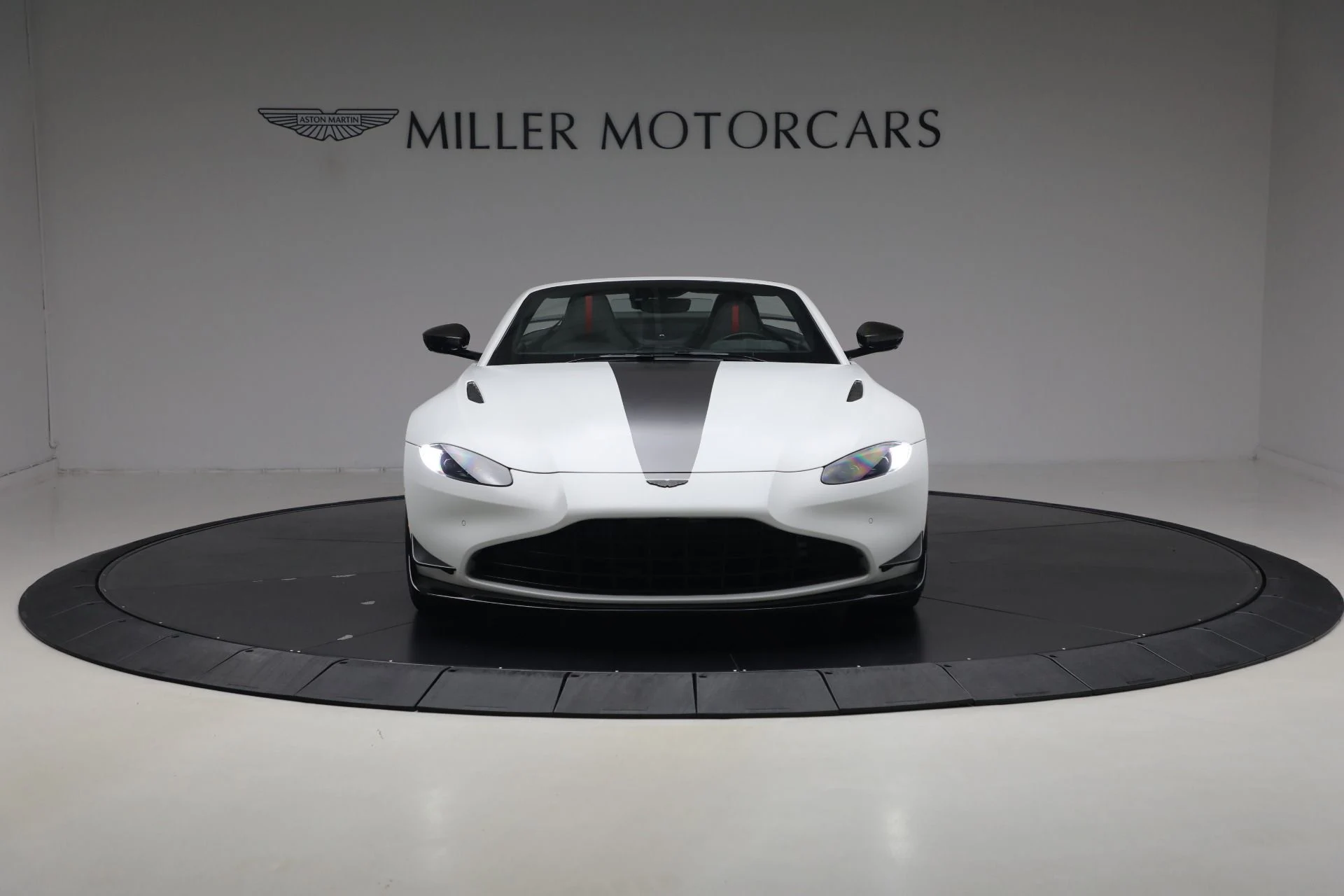 mph011_4043623497_Used_2023_Aston_Martin_Vantage_F1_Edition_1784727117_852618cbb5