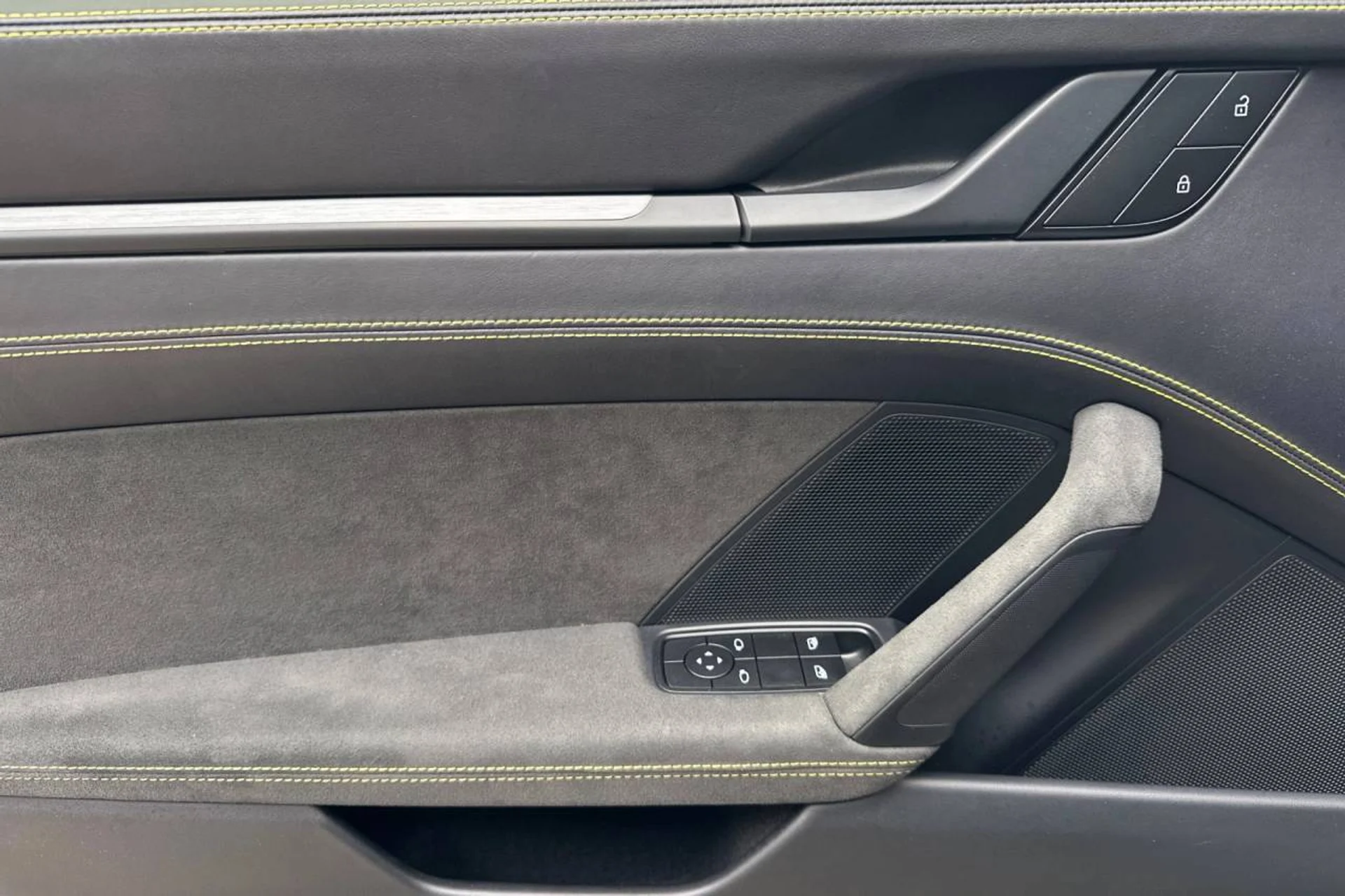 mph011_4044239478_1280_348bcf10e8