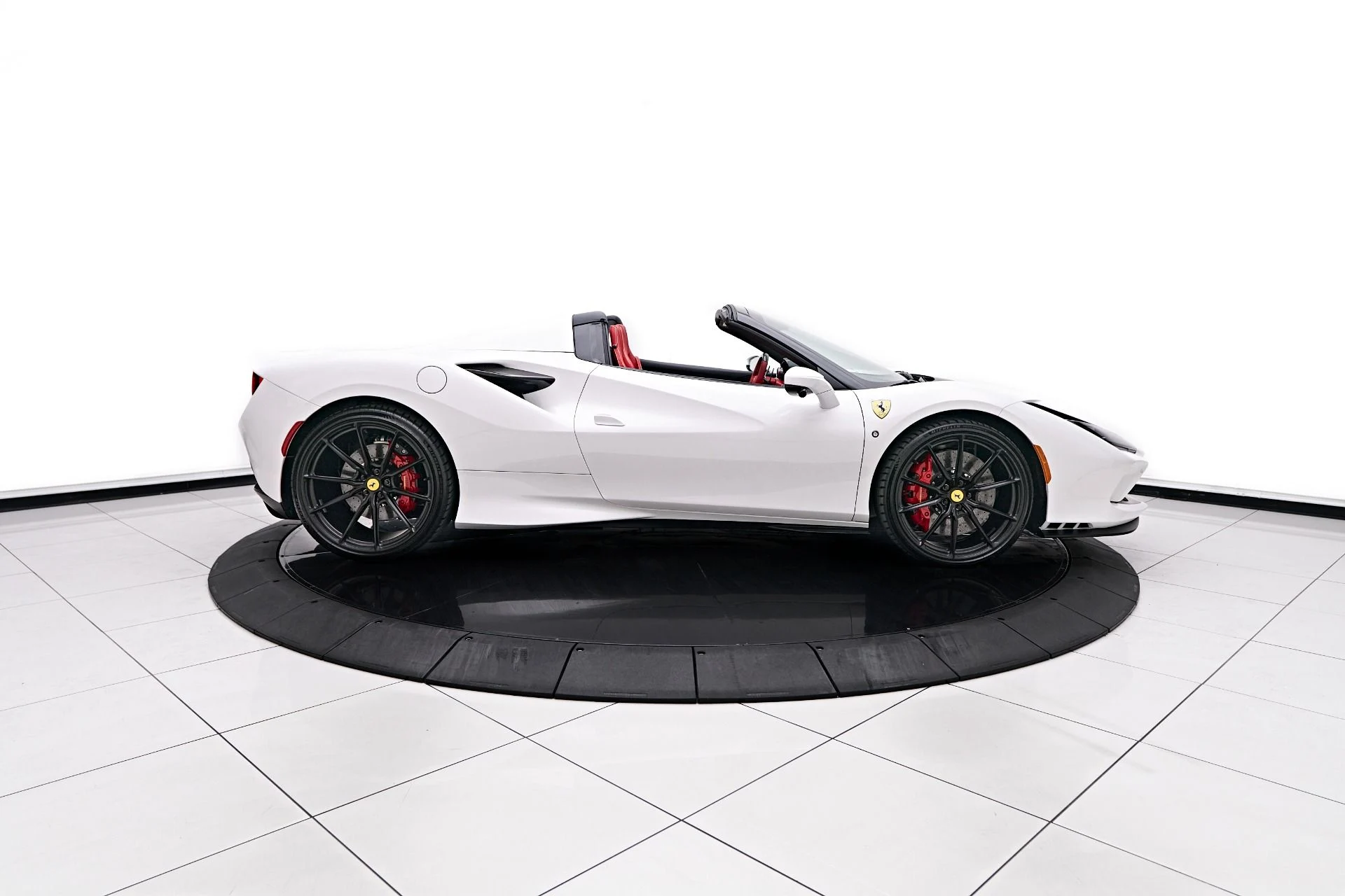 mph011_404438839_Used_2023_Ferrari_F8_Spider_Base_1753926765_d029655724