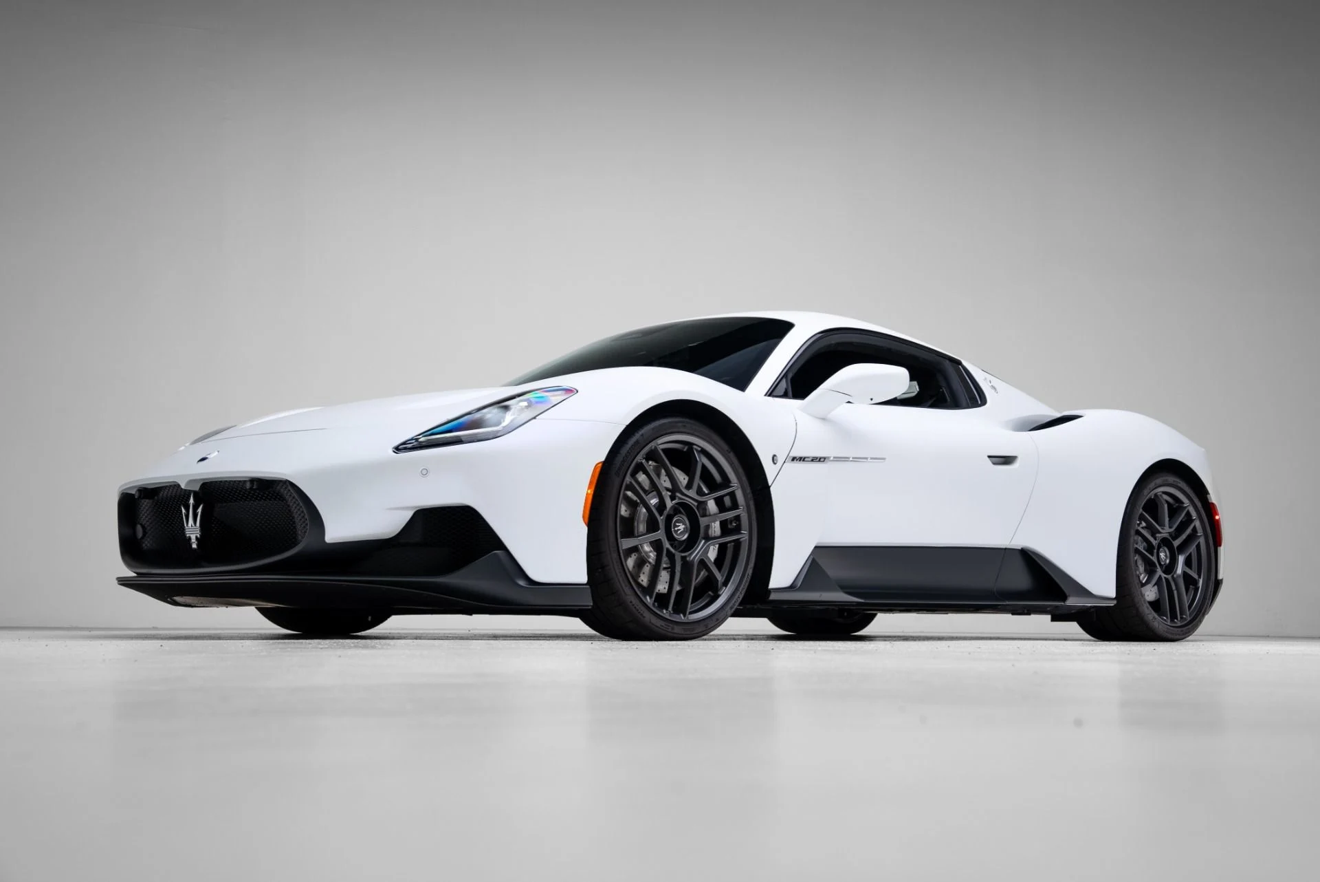 mph011_4046389503_Used_2023_Maserati_MC_20_1771372792_92adfdf5b5
