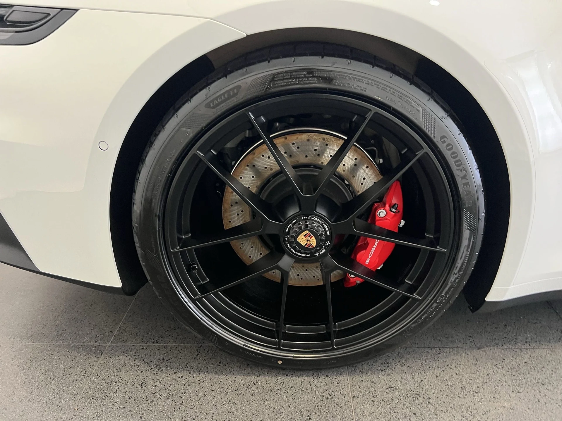 mph011_4048670840_a69d7f1662eea2bd7fac0c42ed502b7dx_ad87ed5d29