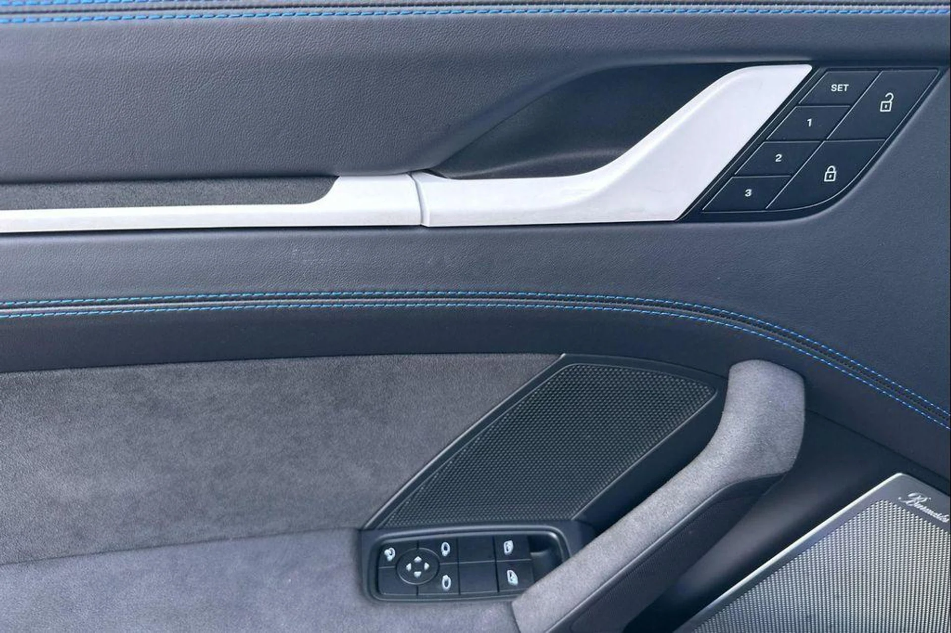 mph011_405837205_St_Fkirj8b_G_Dx_VH_Utw_Sj_L4a_EM_2_HM_2145051def