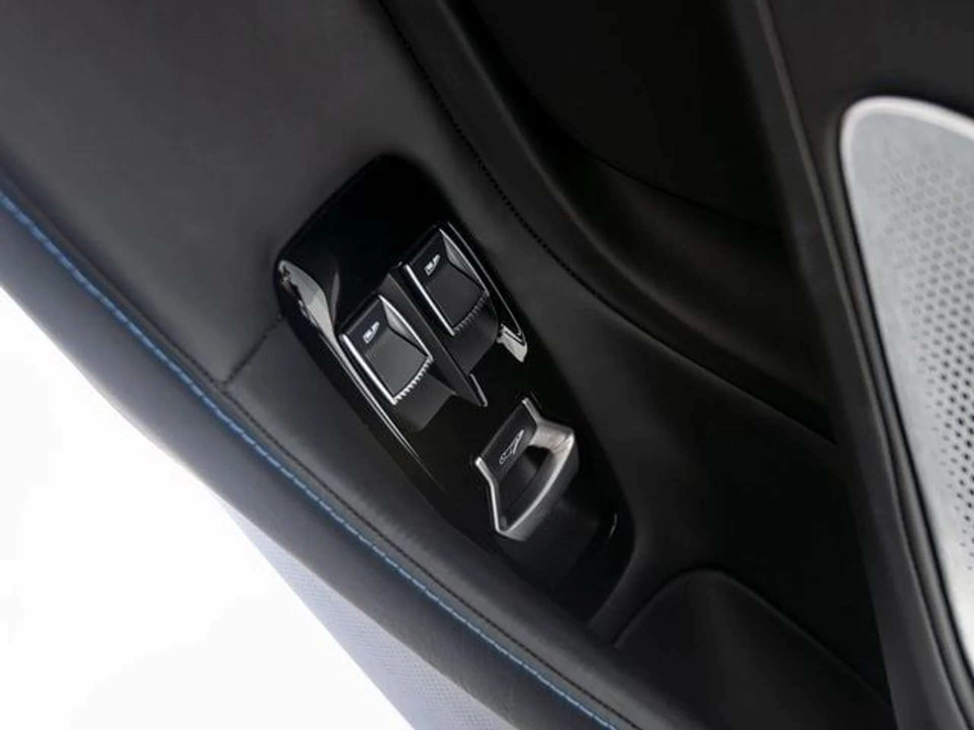 mph011_4062461219_3bc3fae709d43f313aa356936218e966x_a8d865aa77