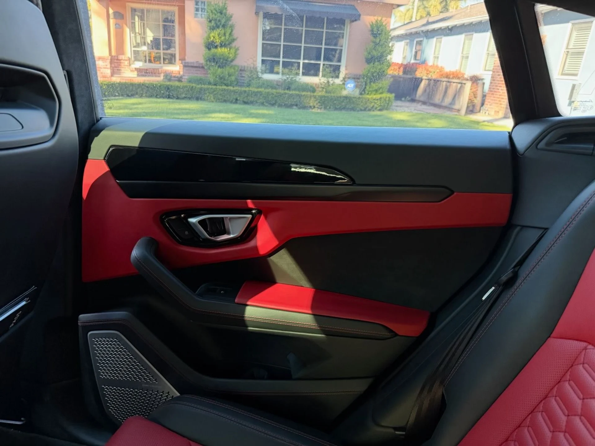 mph011_4065019478_Used_2022_Lamborghini_Urus_1773427835_d83ece633c