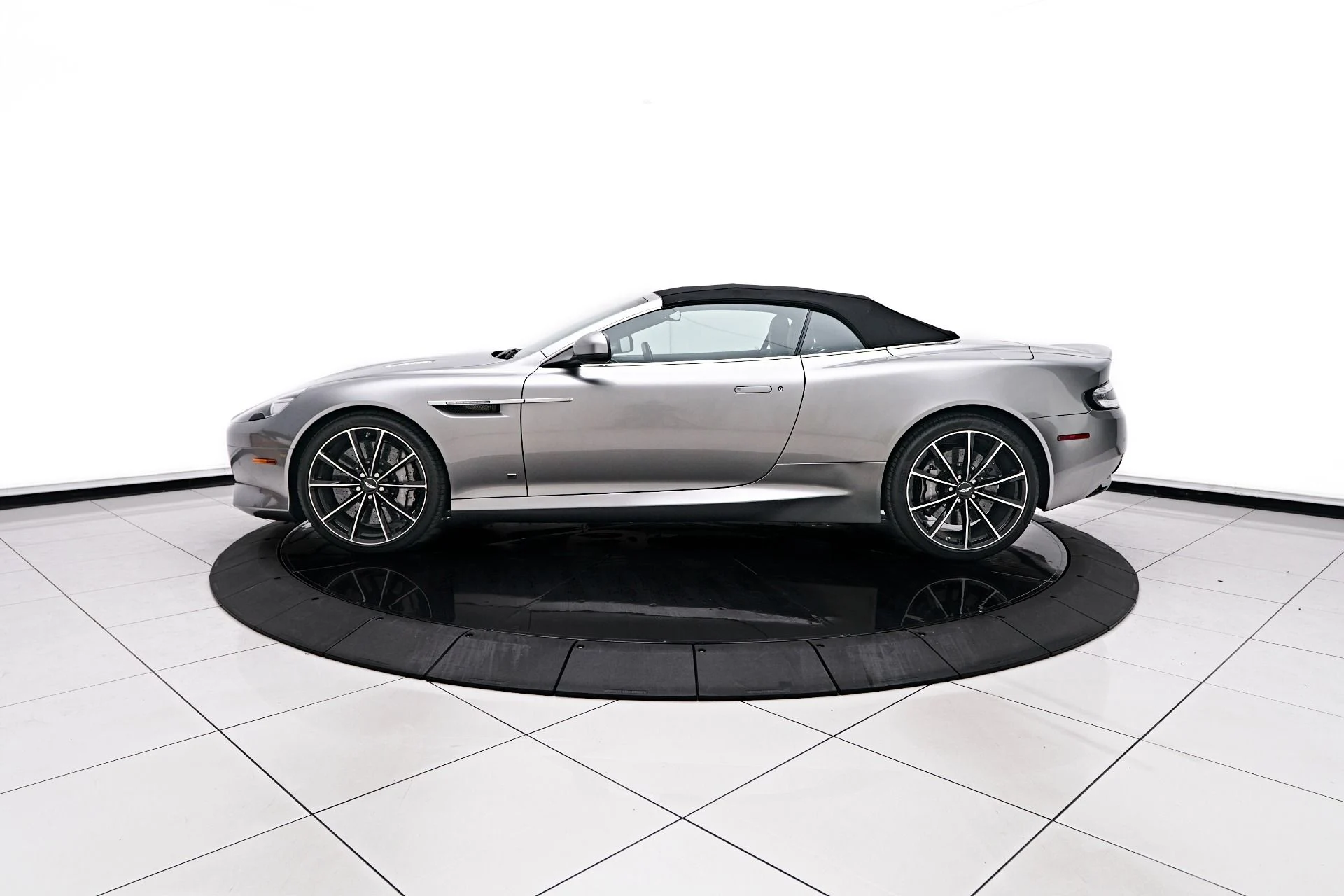 mph011_4065811820_Used_2016_Aston_Martin_DB_9_GT_1758395092_0c3b59324e