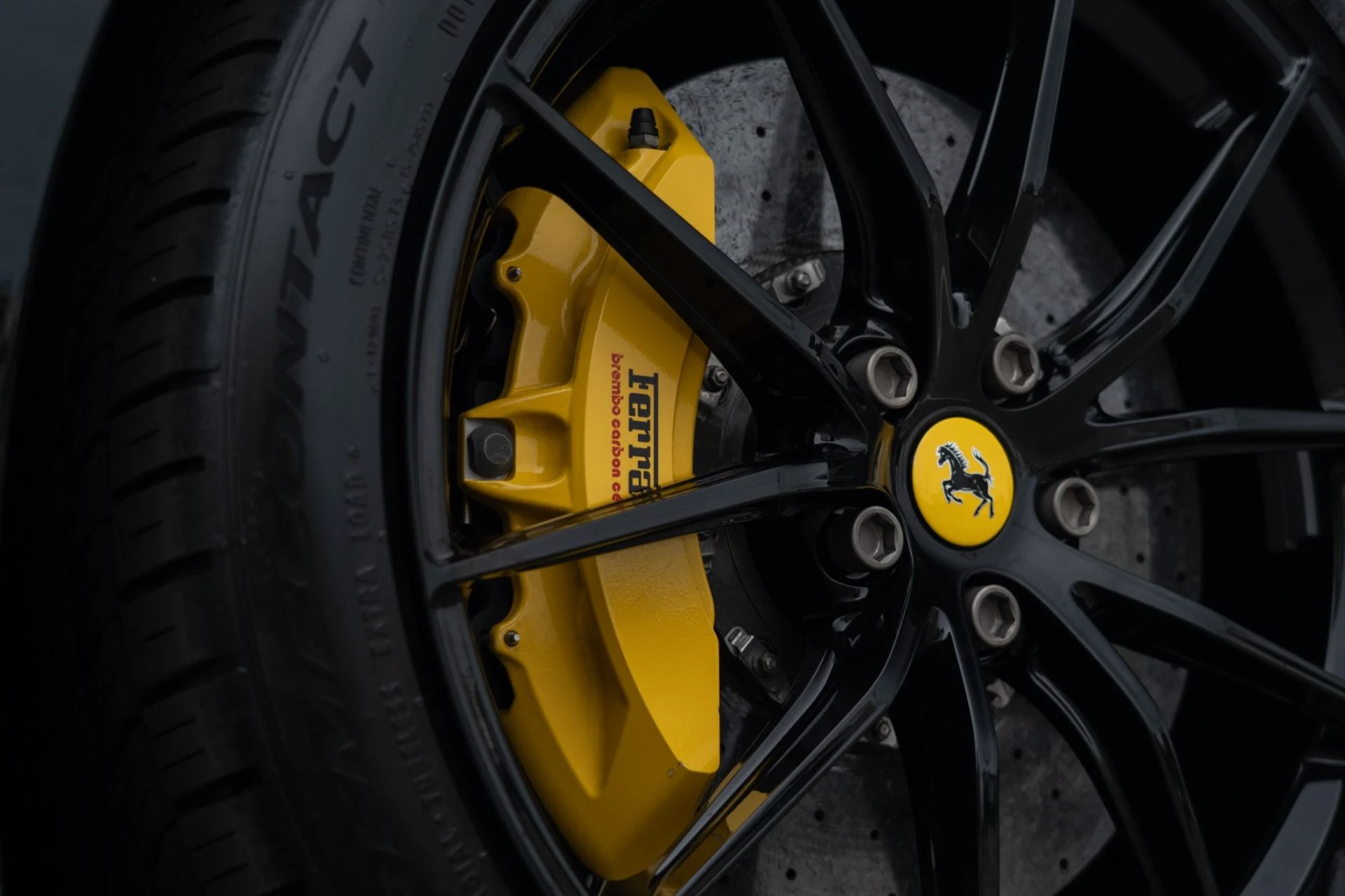 mph011_4066172761_Used_2014_Ferrari_F12berlinetta_1756490493_262e5780c3
