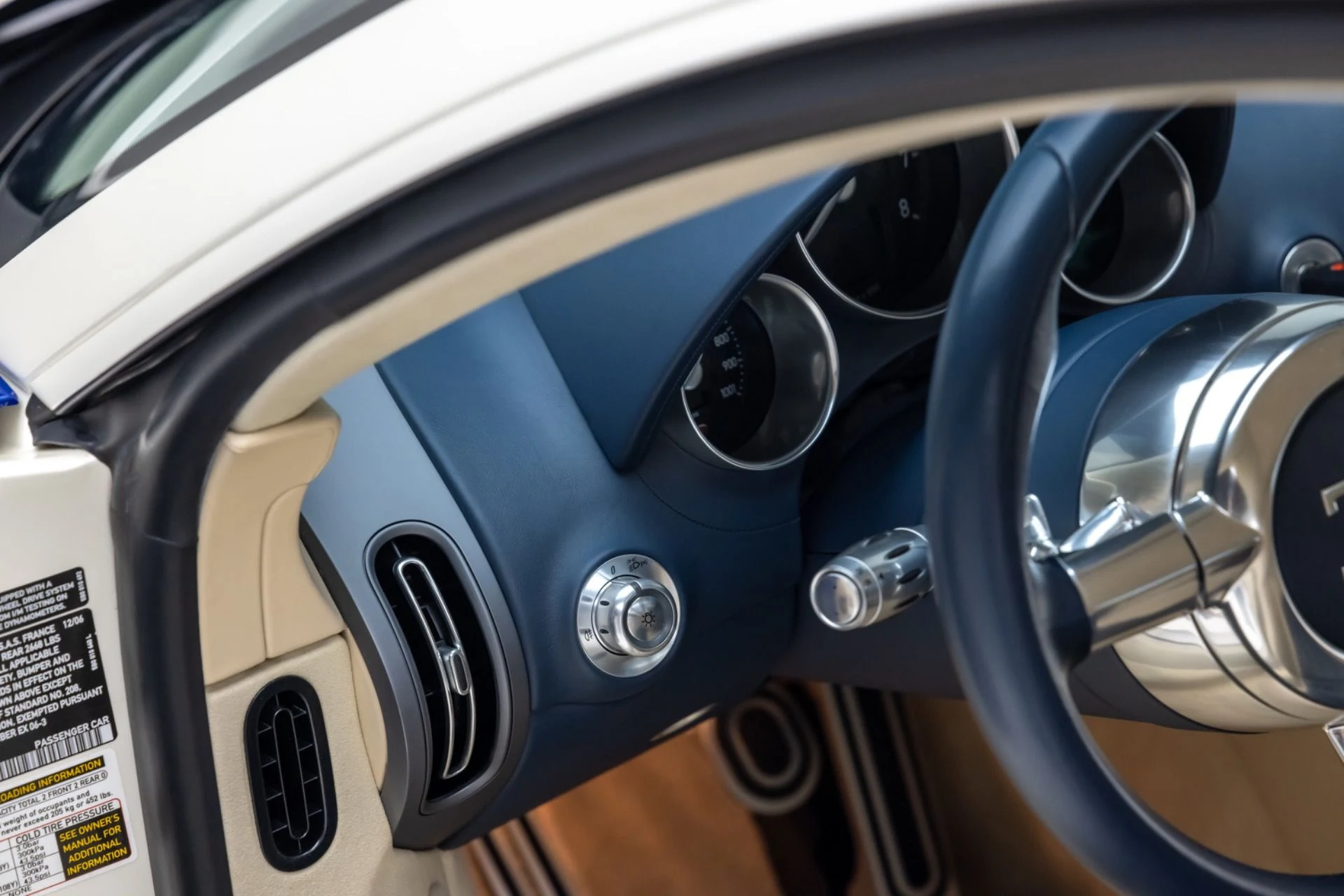 mph011_4072452619_13249_p12_l_ed6ccc8c97