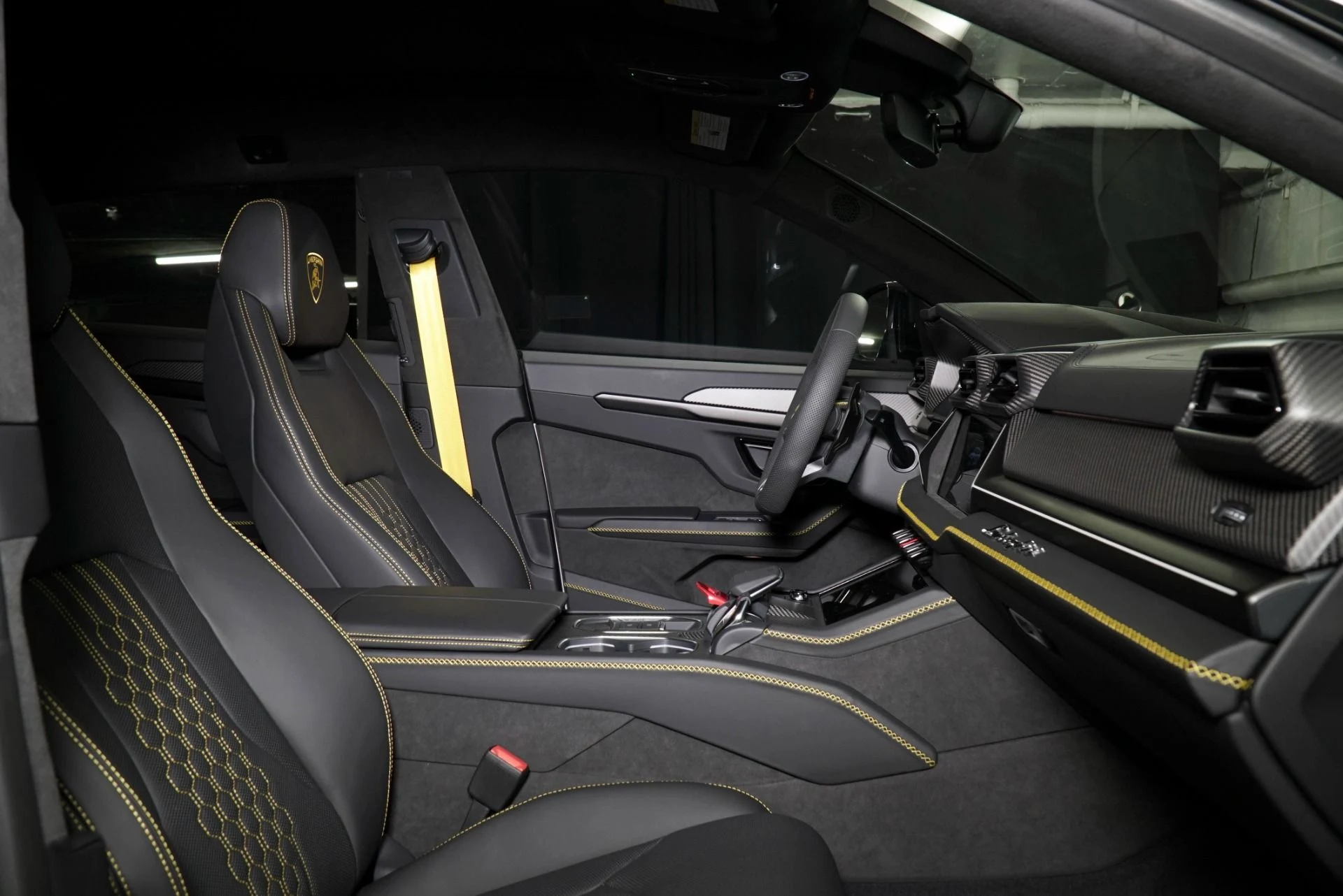 mph011_4073414239_New_2025_Lamborghini_Urus_SE_1776533291_36ae346f4f