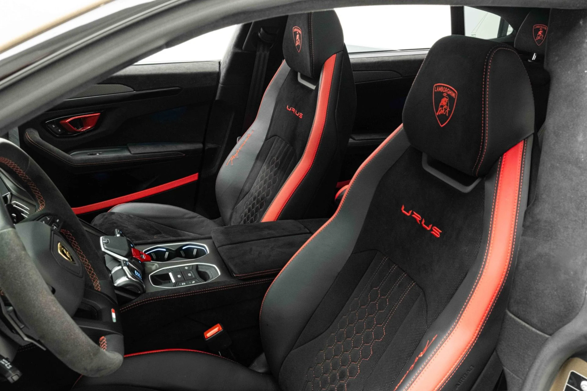 mph011_4073659378_Used_2024_Lamborghini_Urus_Performante_1774028762_f95fcfa89b