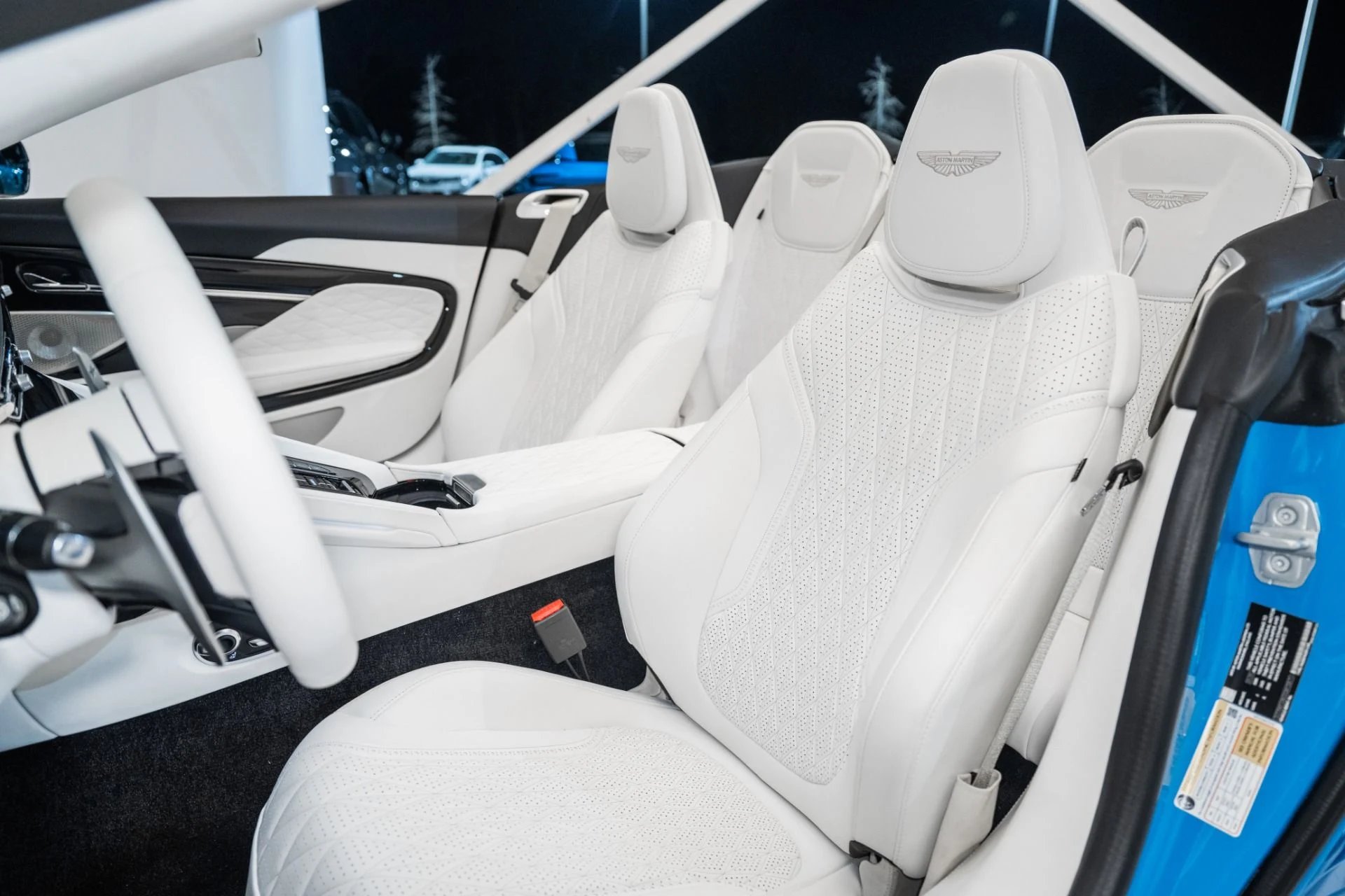 mph011_4077514001_Used_2025_Aston_Martin_DB_12_Volante_1741214270_5f641da756