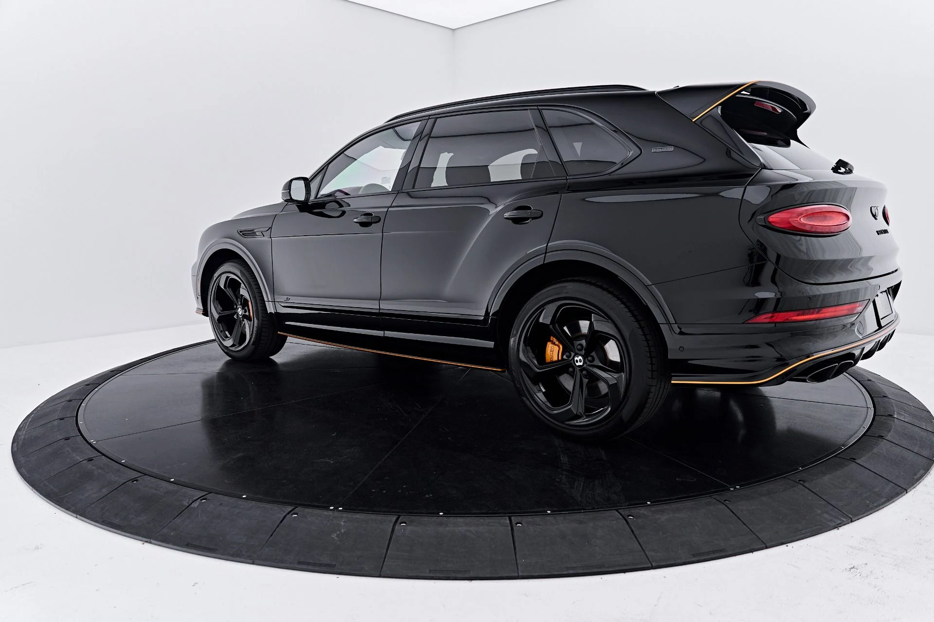 mph011_4083874932_Used_2025_Bentley_Bentayga_S_Black_Edition_1790644281_8c1bd95655