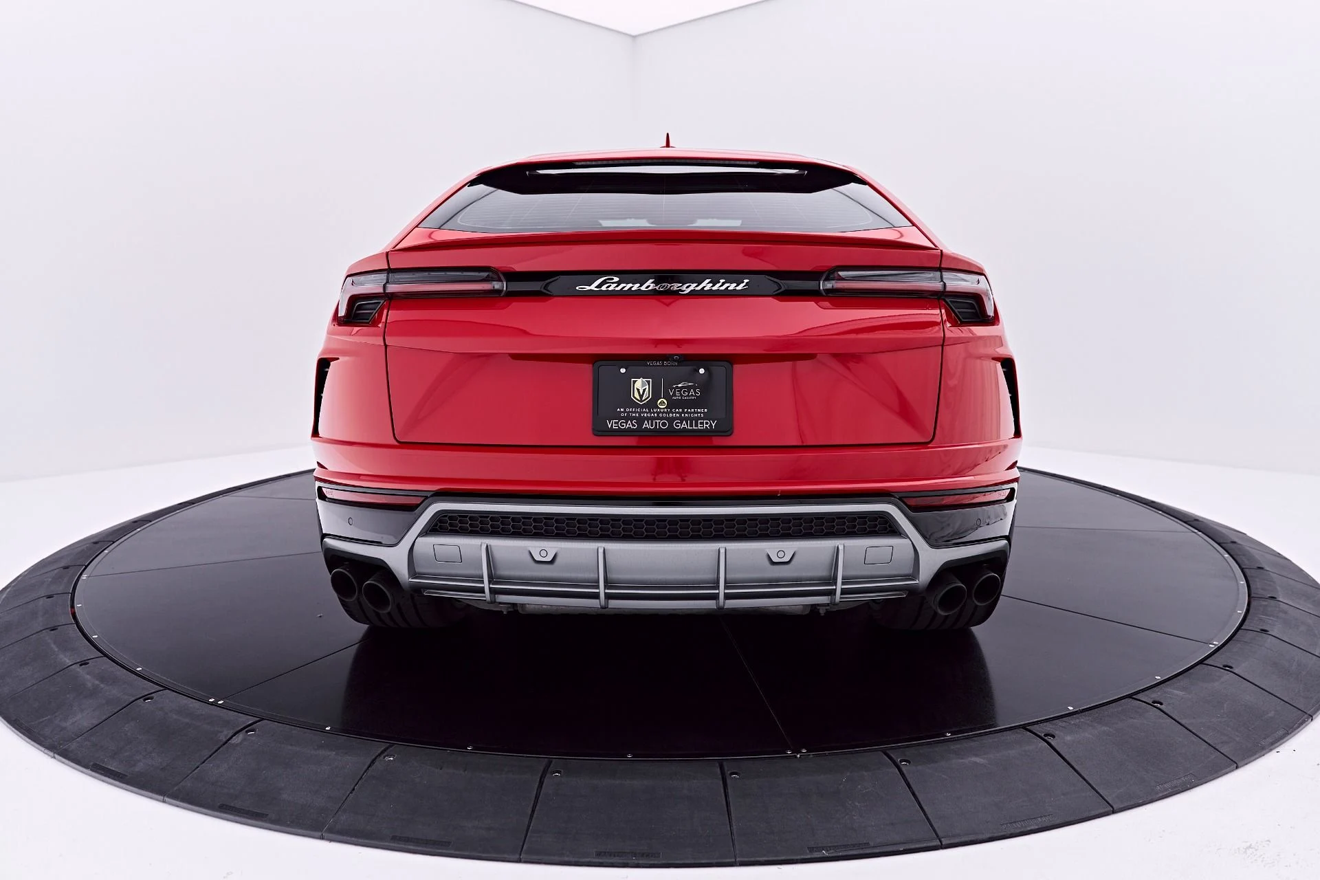 mph011_4091404725_Used_2019_Lamborghini_Urus_Base_1782947933_782ec35d57