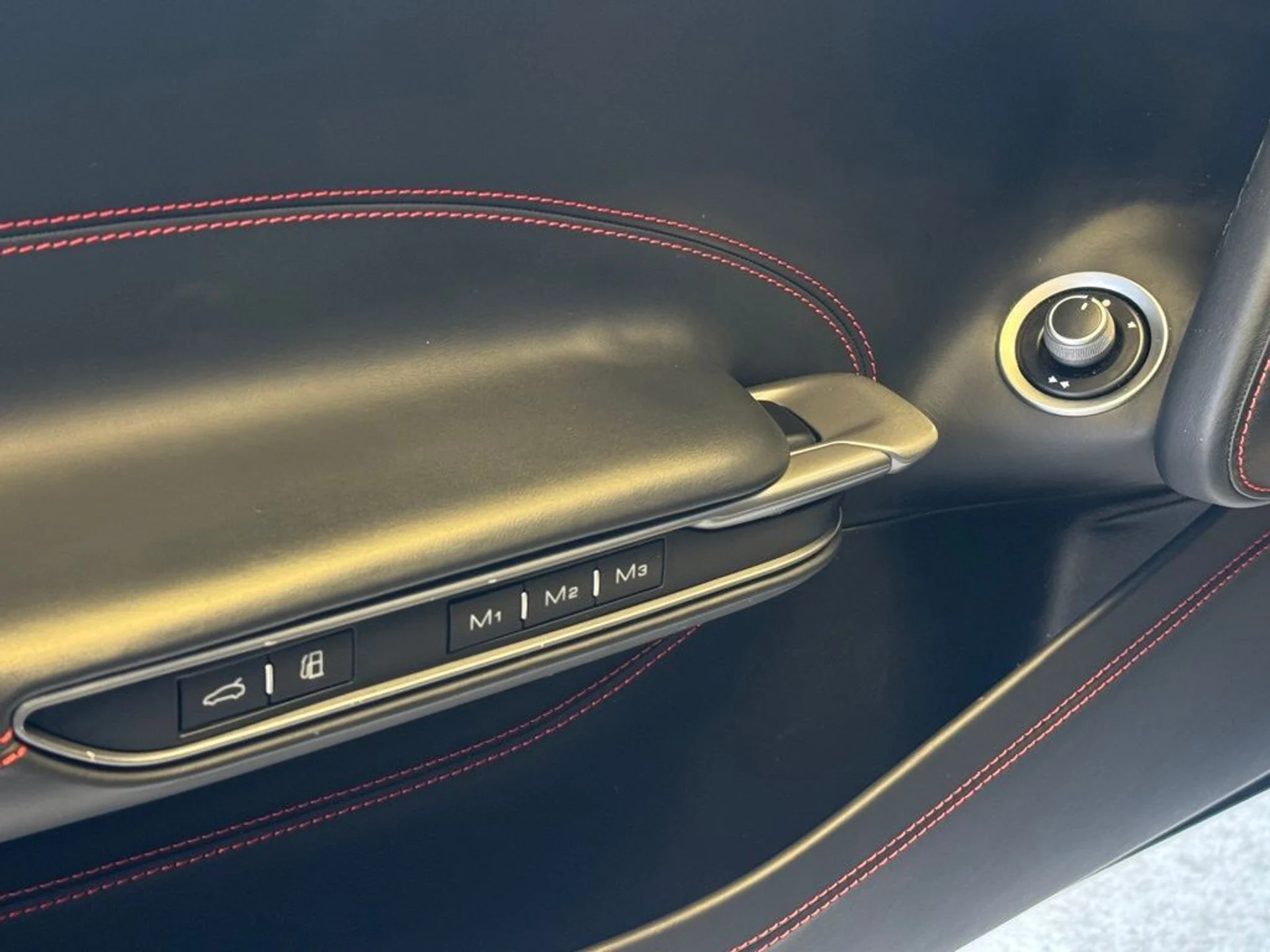 mph011_4100858131_3be9d11b8f49ffc51af97f4ed94505c5x_553696fc4d