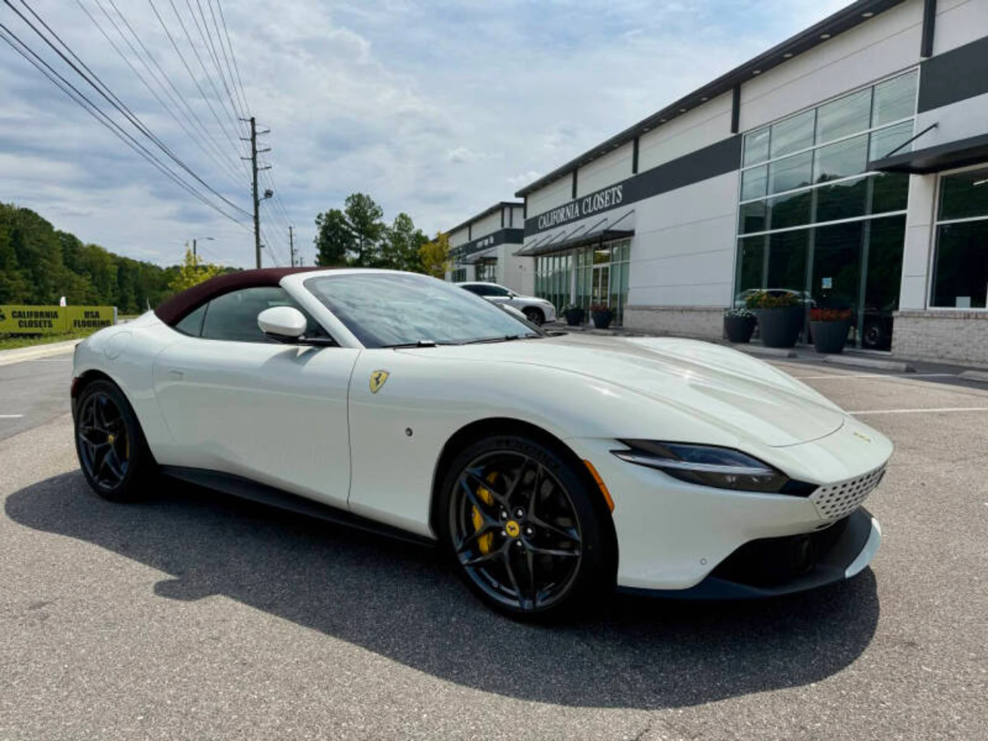 mph011_4105965527_2025_ferrari_roma_spider_base_2dr_convertible_810338d59e
