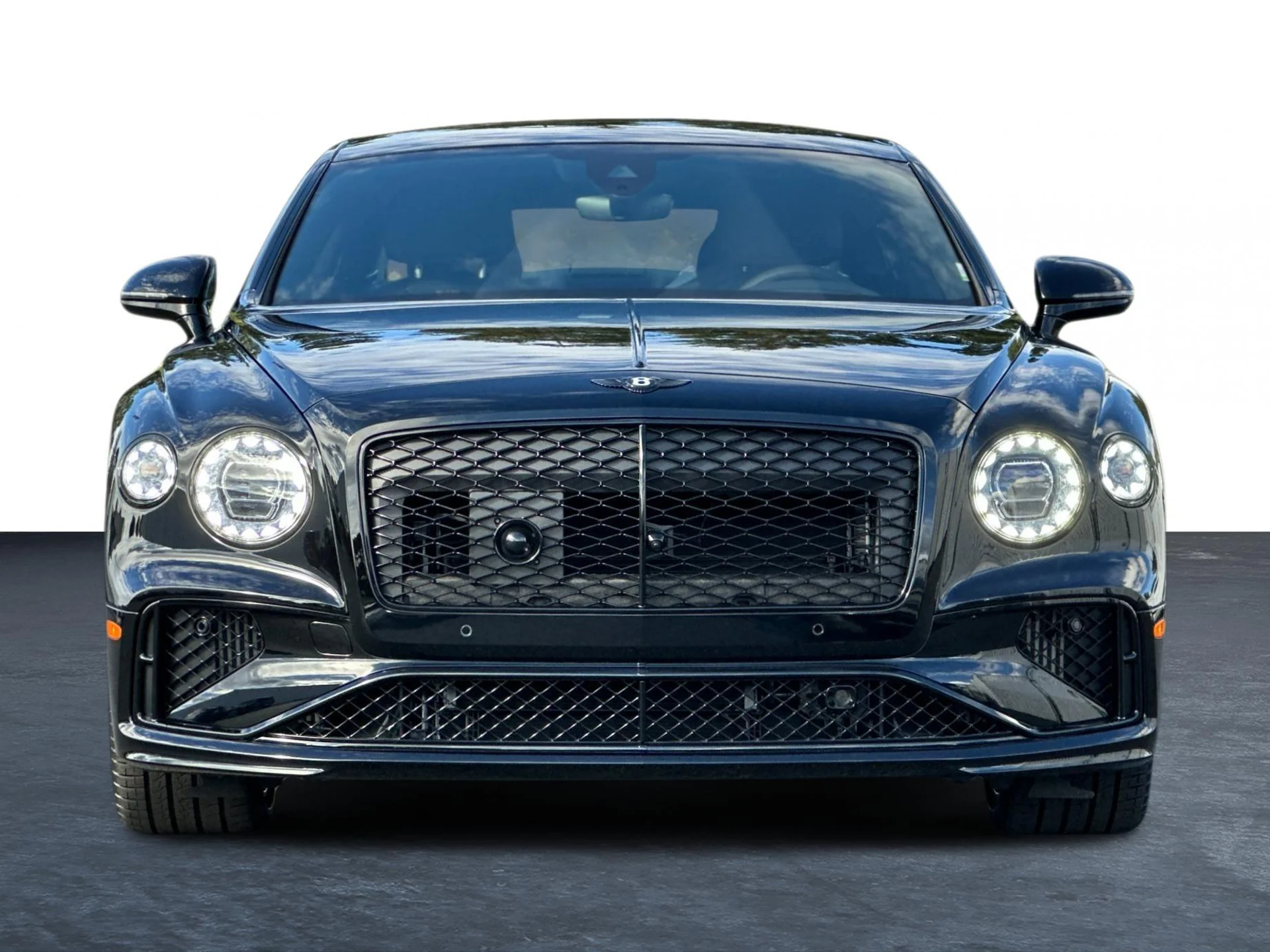 mph011_4120158792_New_2025_Bentley_Flying_Spur_1760603879_4ba81a4462