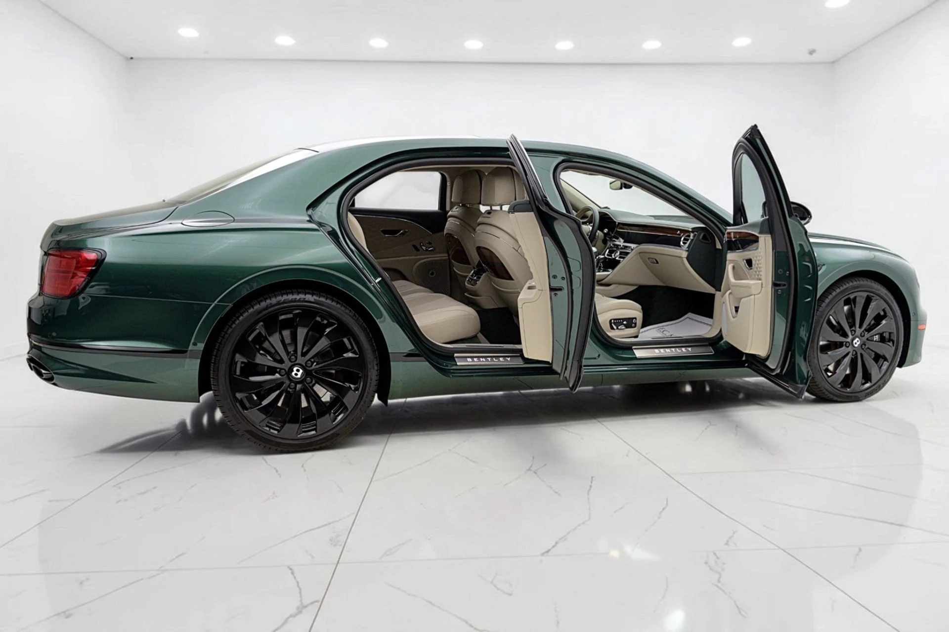 mph011_4126674706_Used_2022_Bentley_Flying_Spur_V8_84eb569bf7