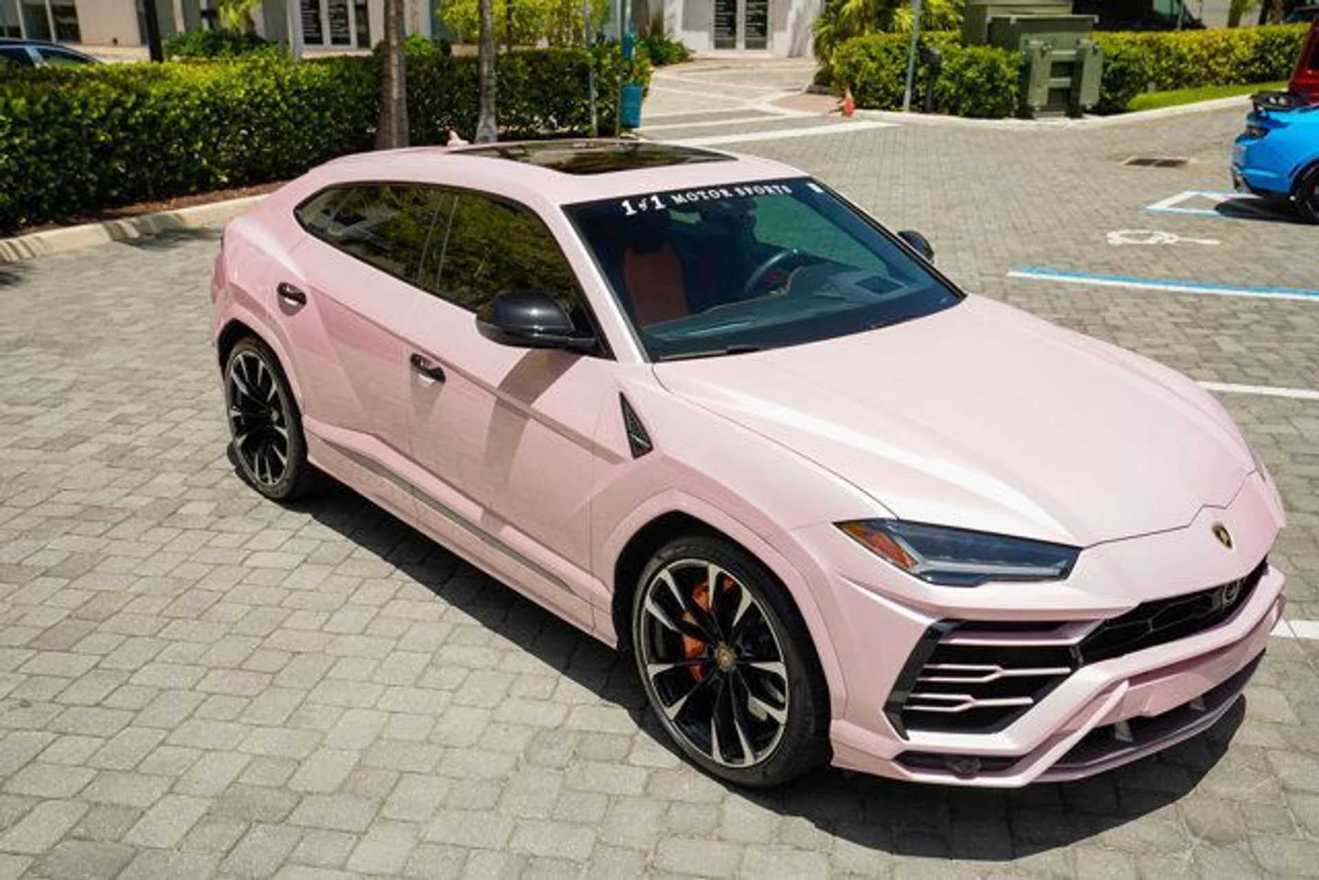 mph011_4127548260_used_2021_lamborghini_urus_awd_14354_22713615_12_640_77feb4afb5