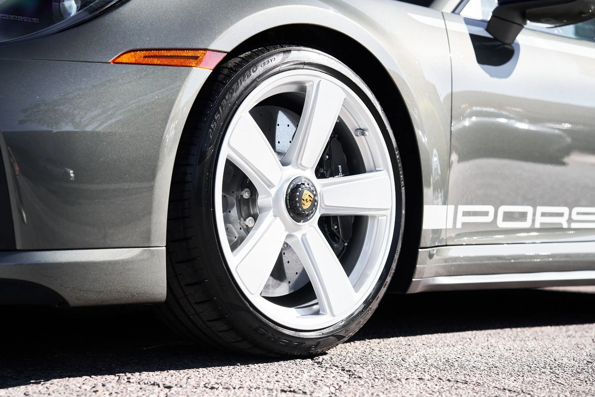 mph011_4136793372_Used_2025_Porsche_911_Turbo_1757541206_c46160e6da