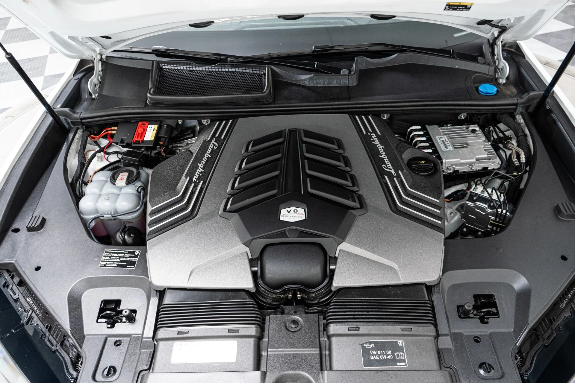 mph011_4150596394_Used_2022_Lamborghini_Urus_1792605260_4ad9b0aeeb
