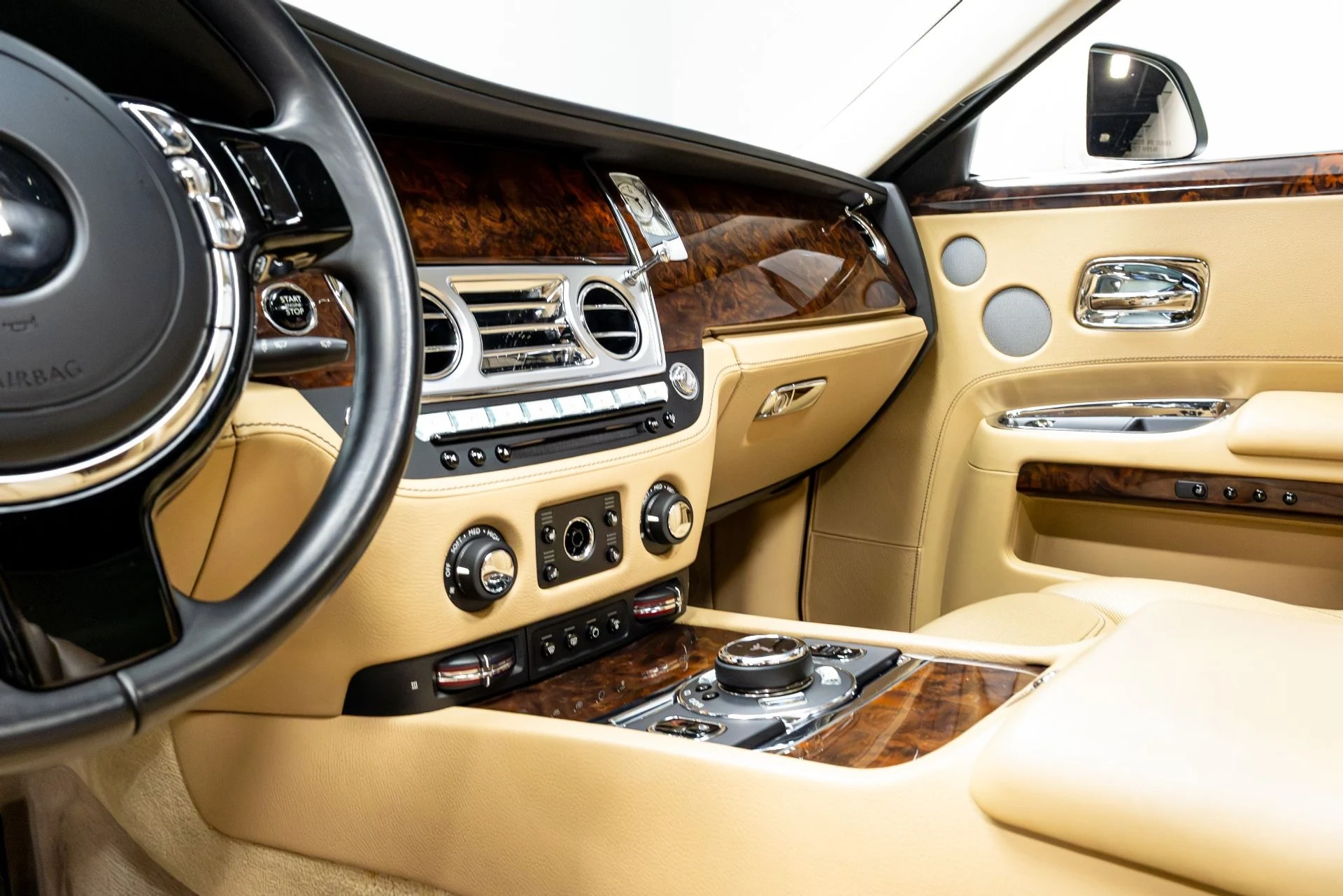 mph011_4161746729_Used_2017_Rolls_Royce_Ghost_1774888920_a5e77387e1