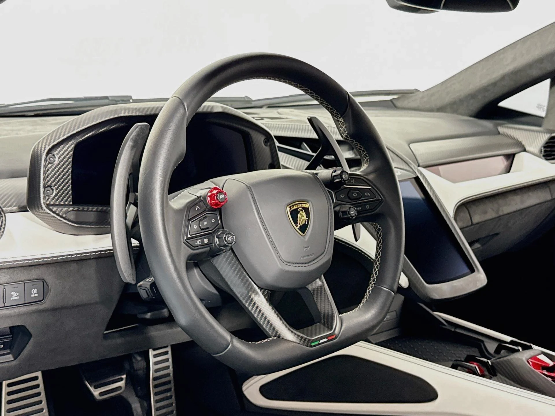 mph011_4171974407_Used_2024_Lamborghini_Revuelto_1787336695_5f62e613c9