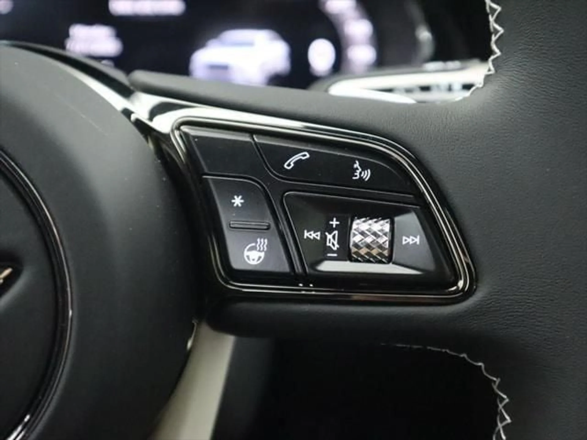 mph011_41732156_used_2025_bentley_flying_spur_speedsedan_8119_22980031_12_640_c34a54a38a