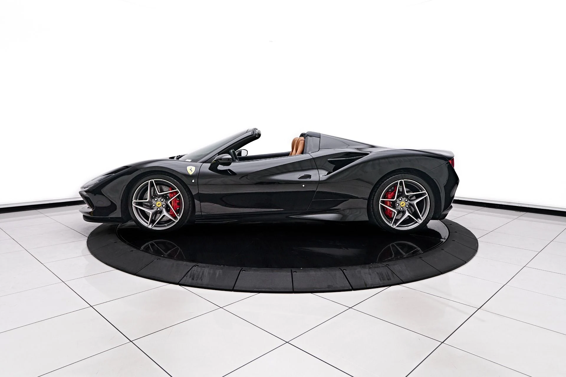 mph011_4175787218_Used_2022_Ferrari_F8_Spider_Base_1757638614_ad70d8d3b3