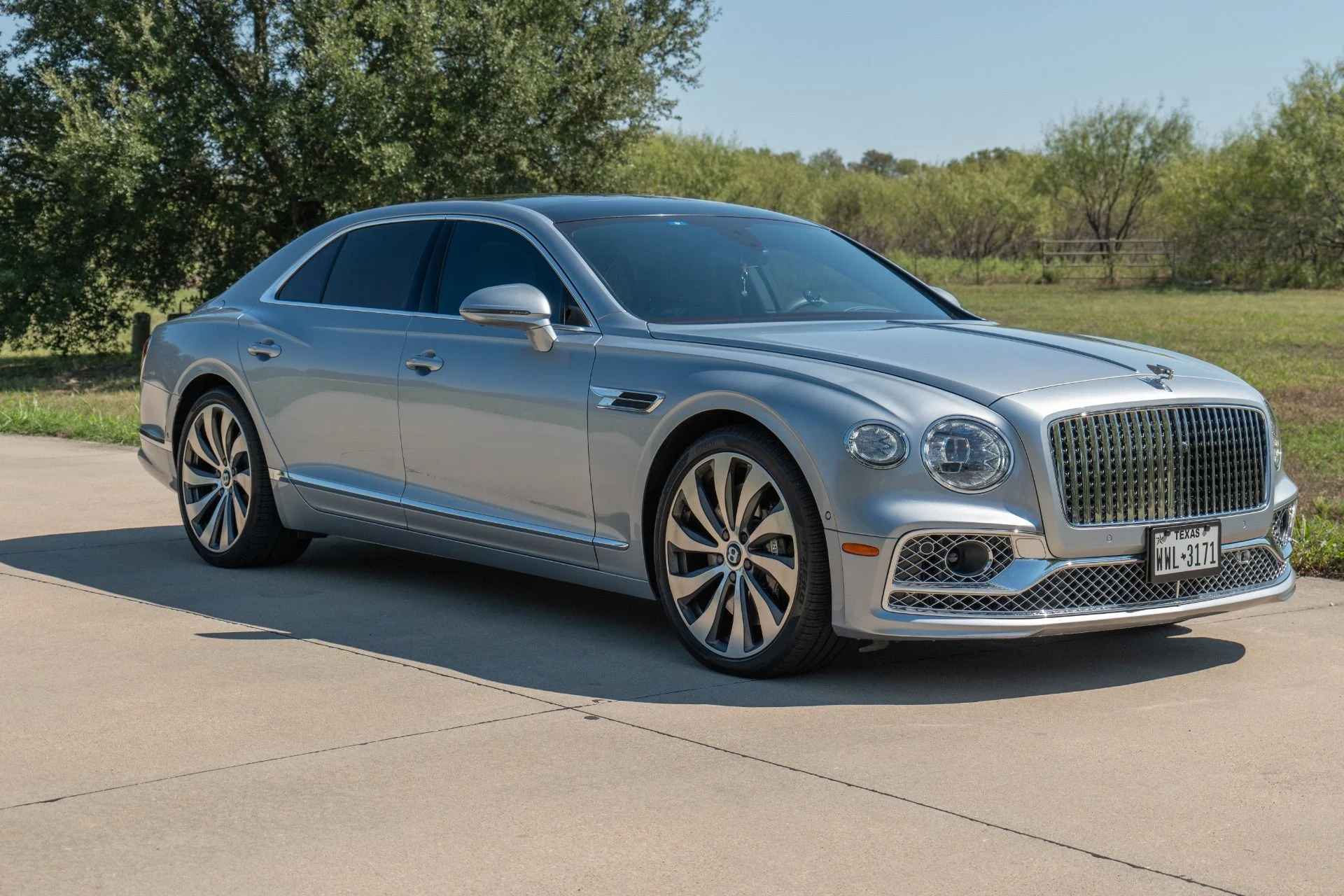 mph011_4185563234_Used_2022_Bentley_Flying_Spur_V8_1791934947_5e044b95f0